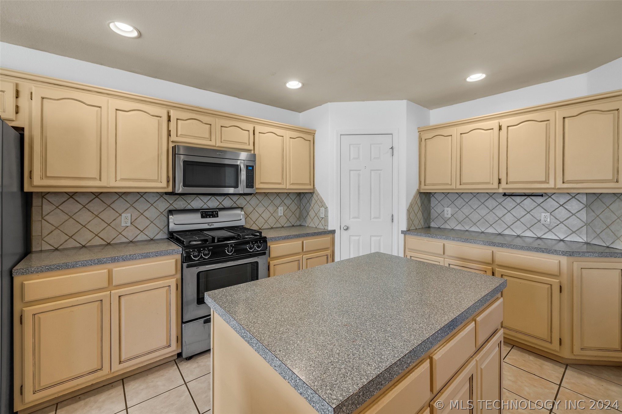 1704 W 119th Place S