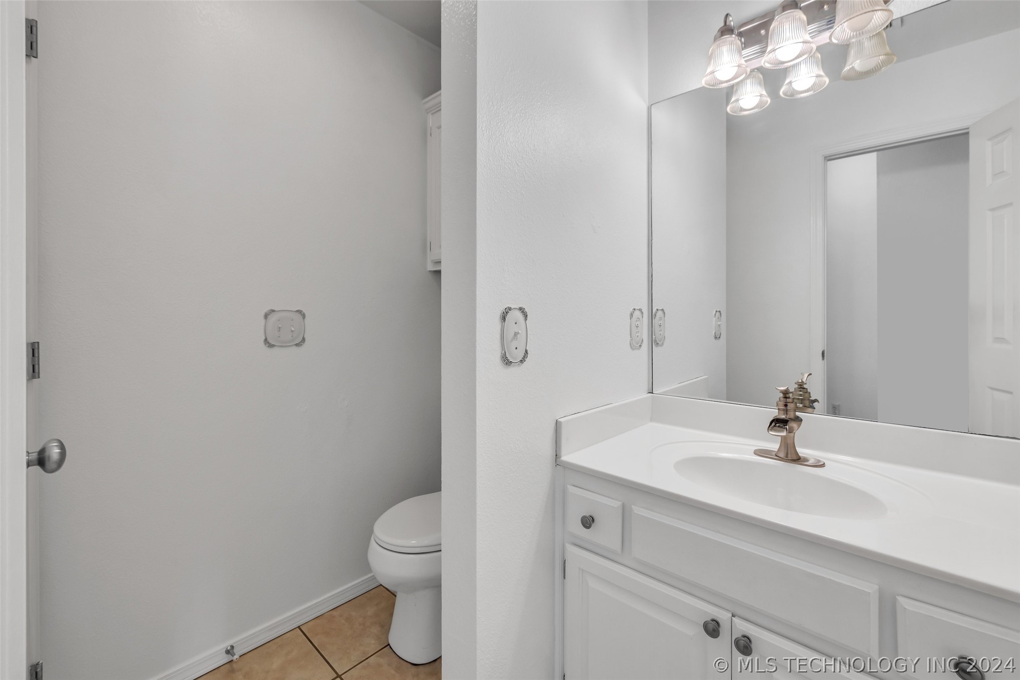 1704 W 119th Place S