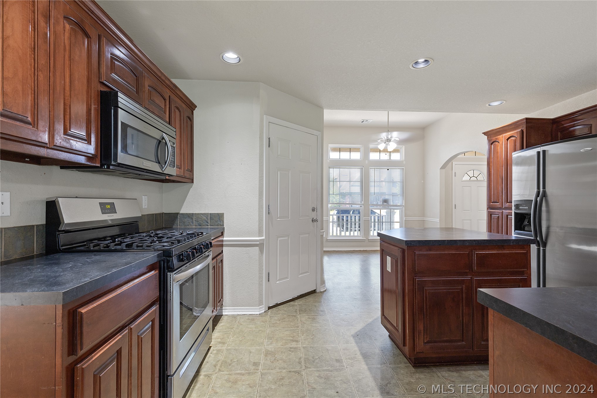 20484 E 34th Place S