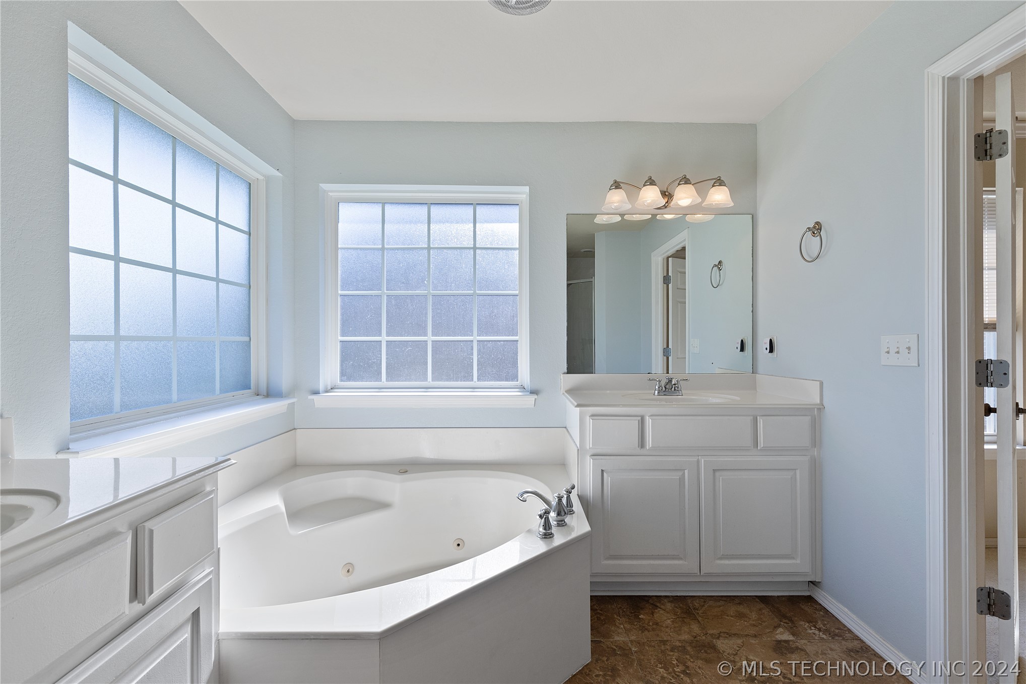 20484 E 34th Place S