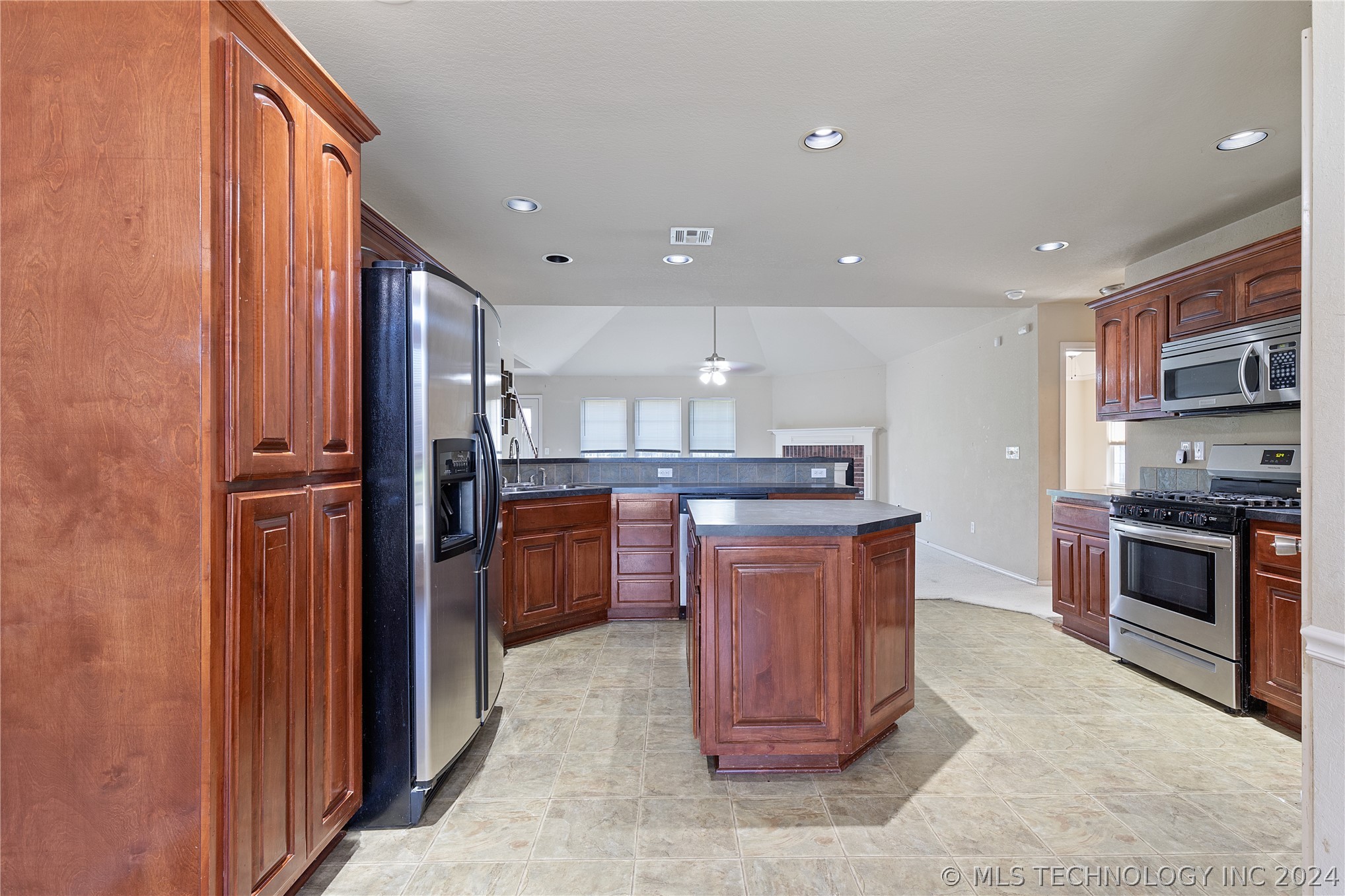 20484 E 34th Place S