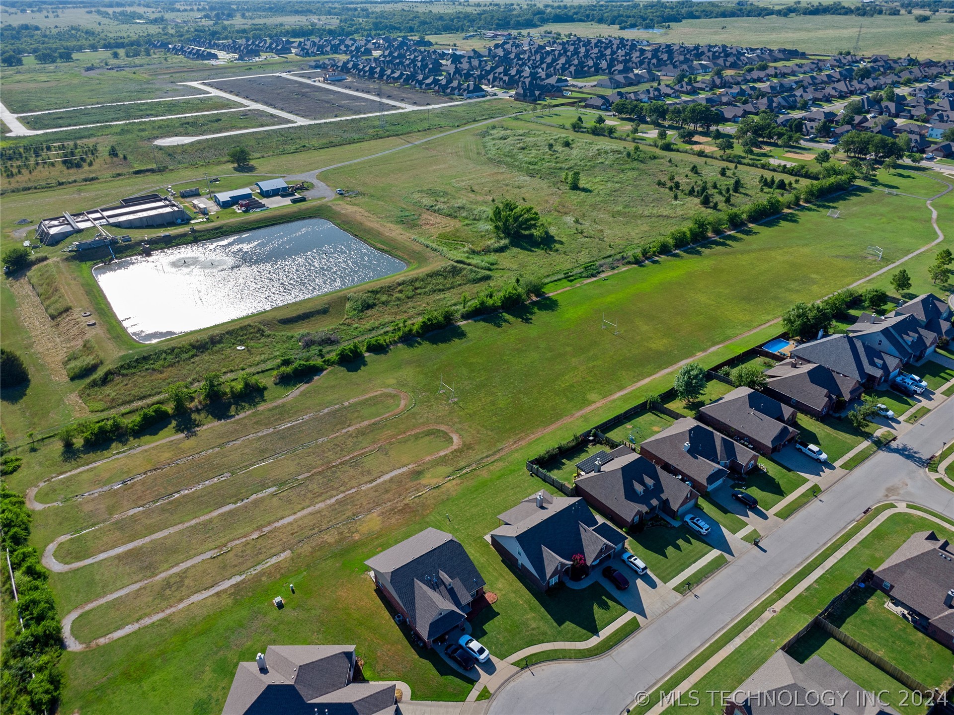 20484 E 34th Place S