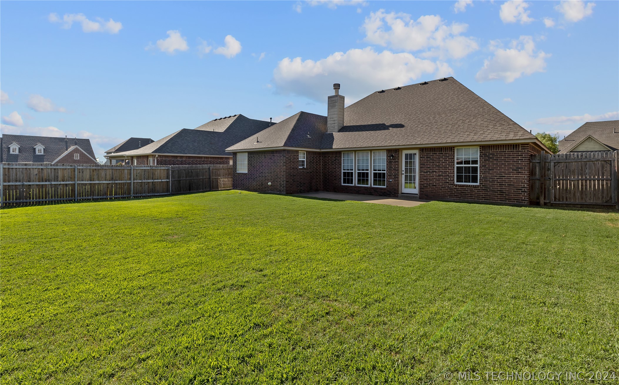 20484 E 34th Place S