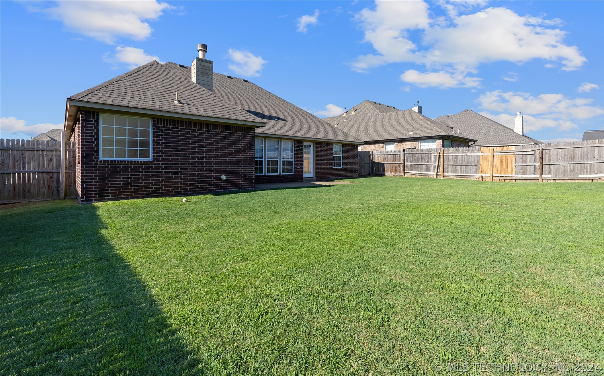 20484 E 34th Place S