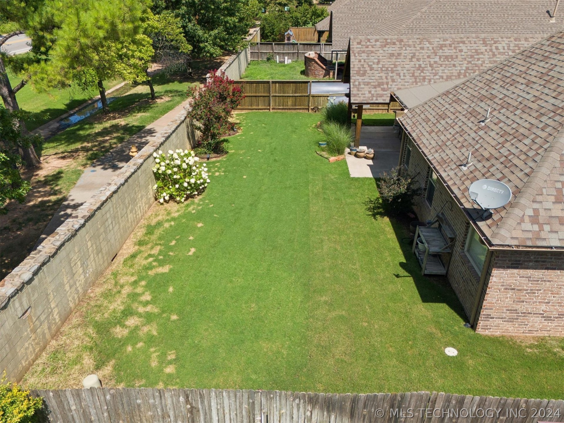11846 S Oswego Avenue