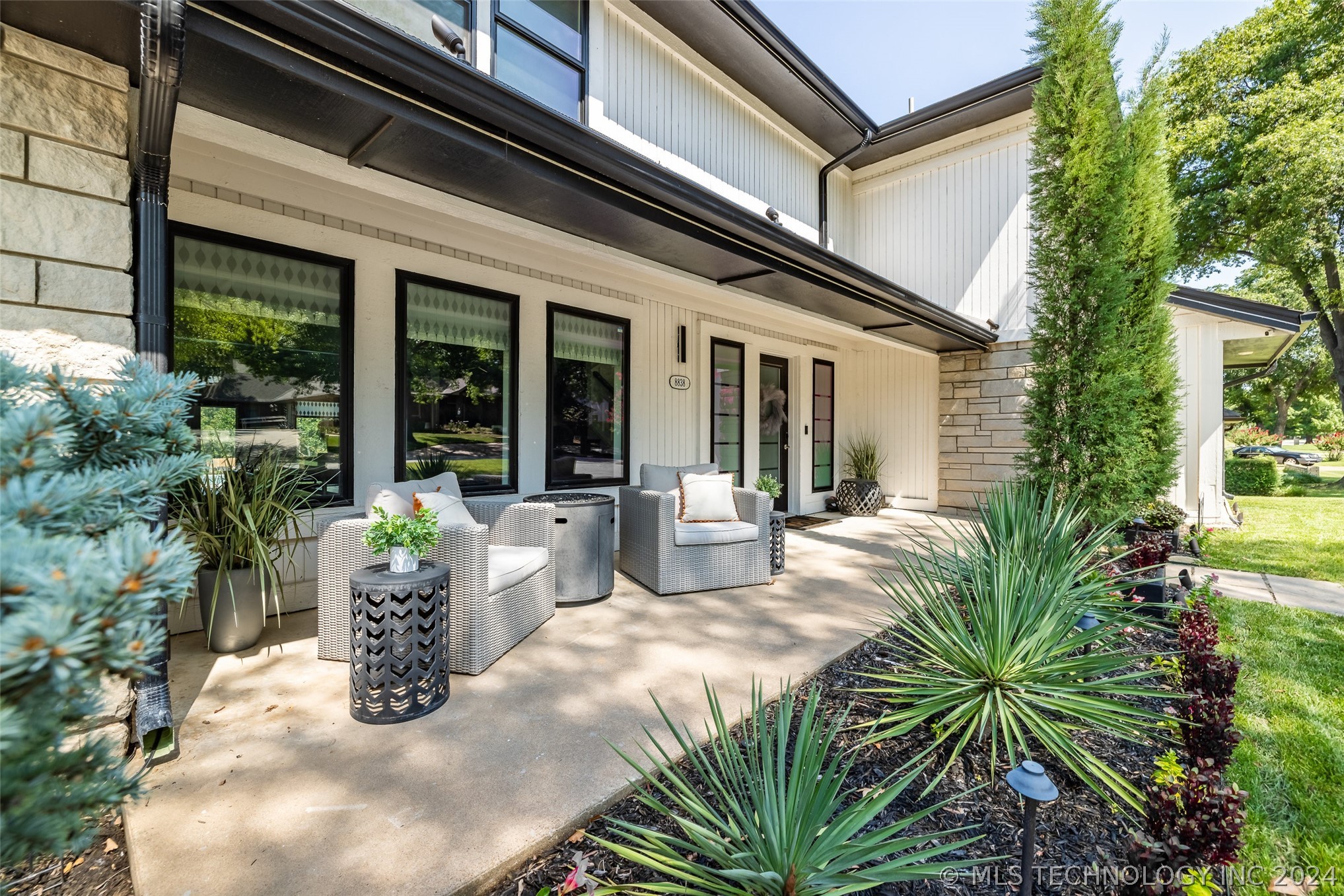 8838 S Quebec Avenue