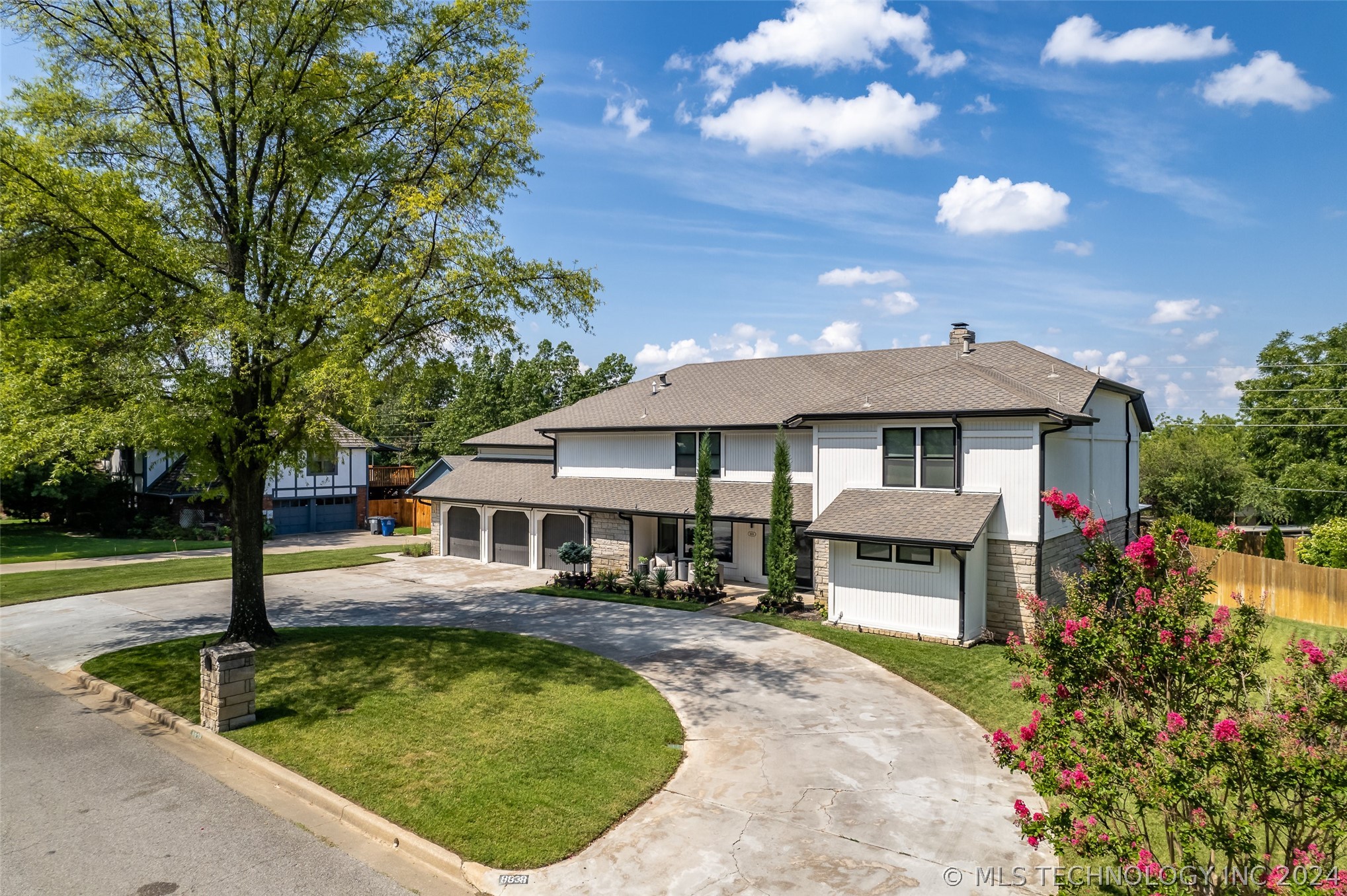 8838 S Quebec Avenue