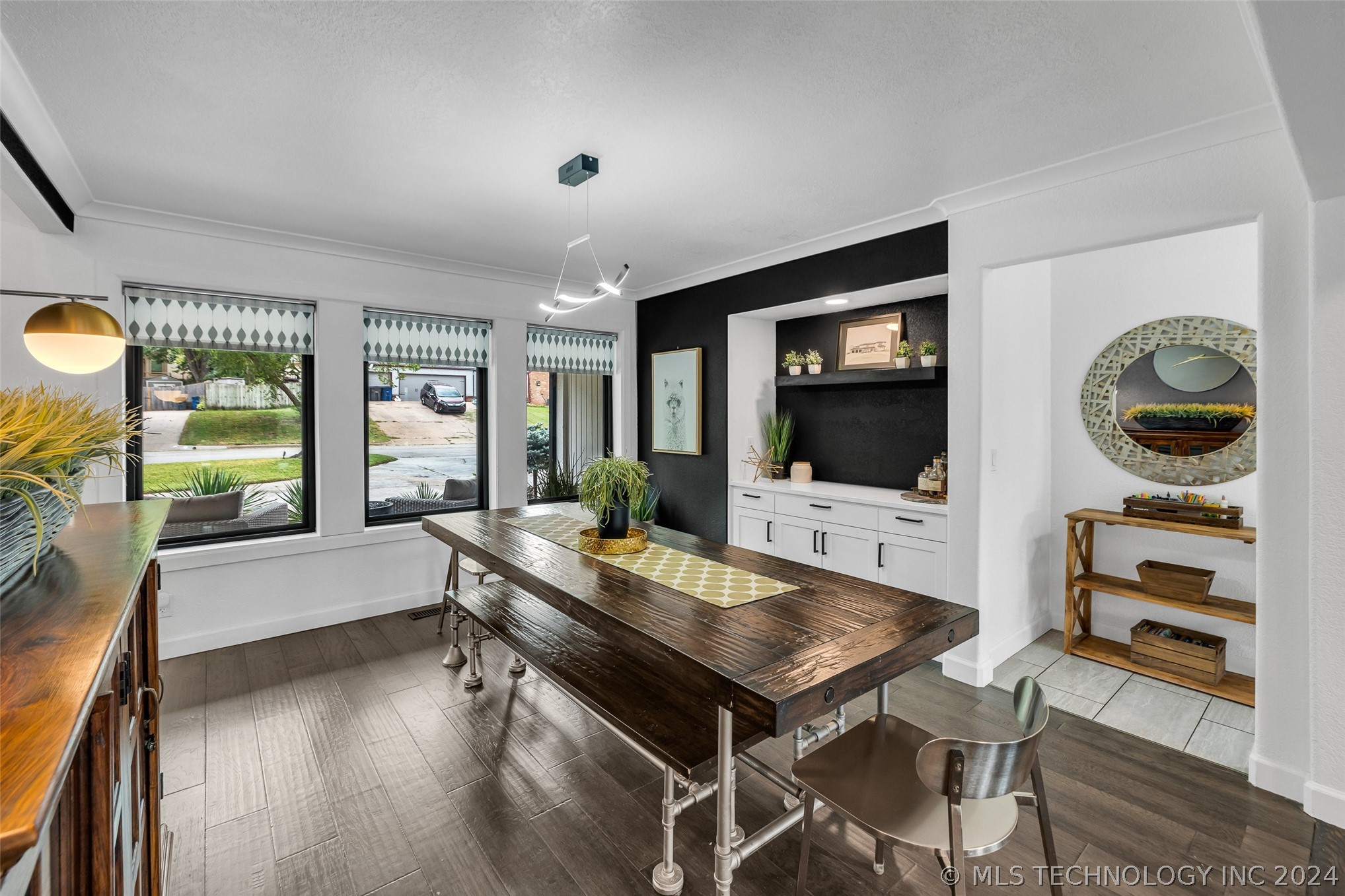 8838 S Quebec Avenue