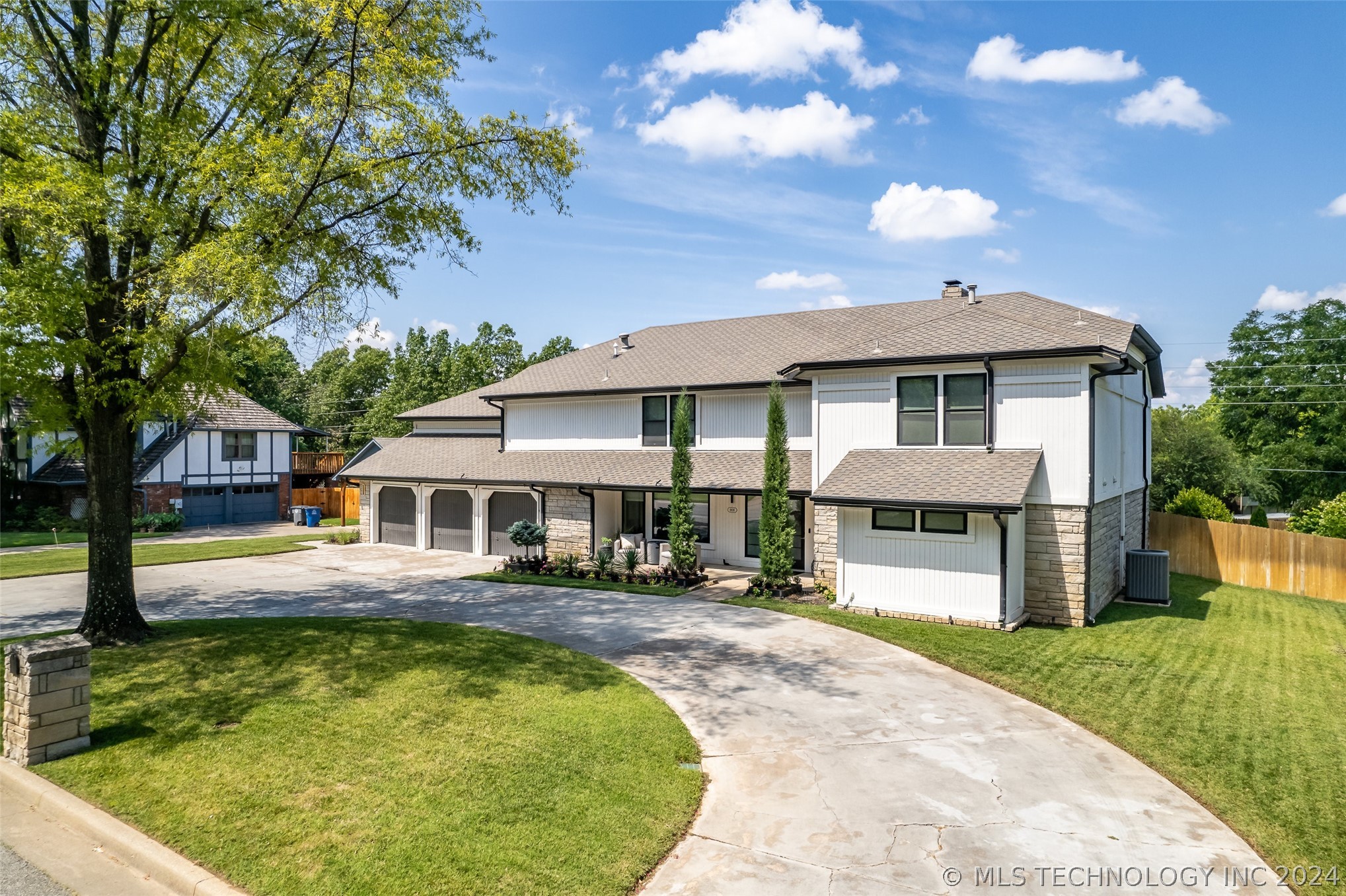 8838 S Quebec Avenue