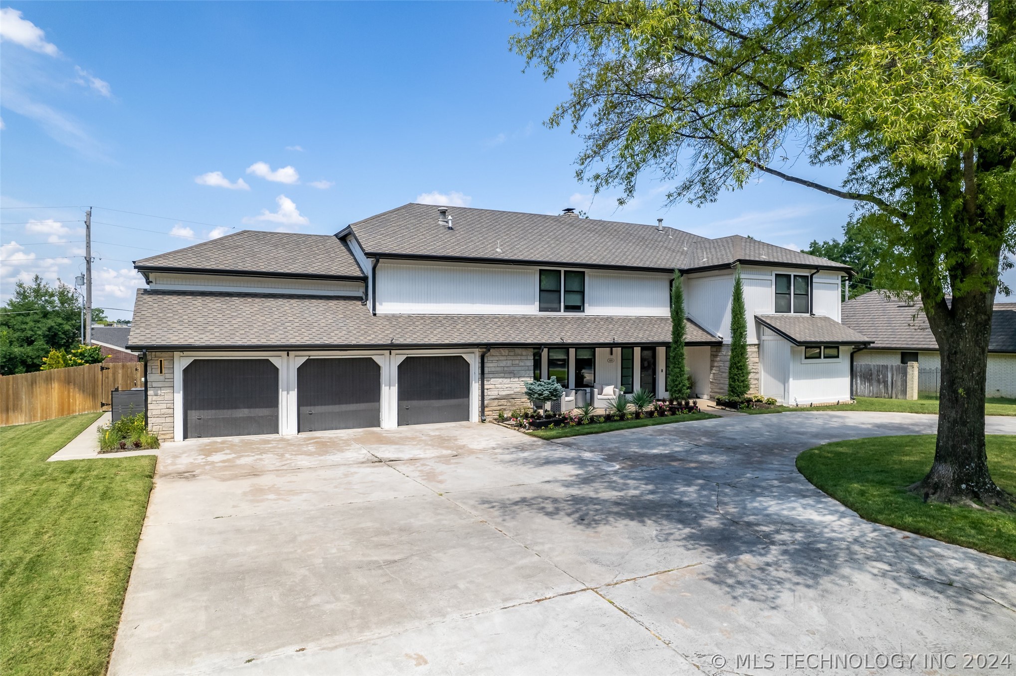 8838 S Quebec Avenue