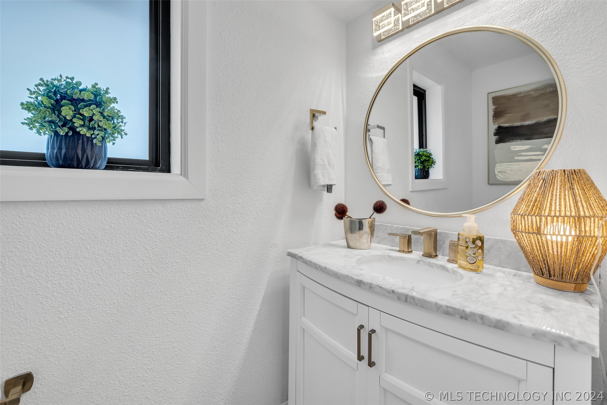 8838 S Quebec Avenue