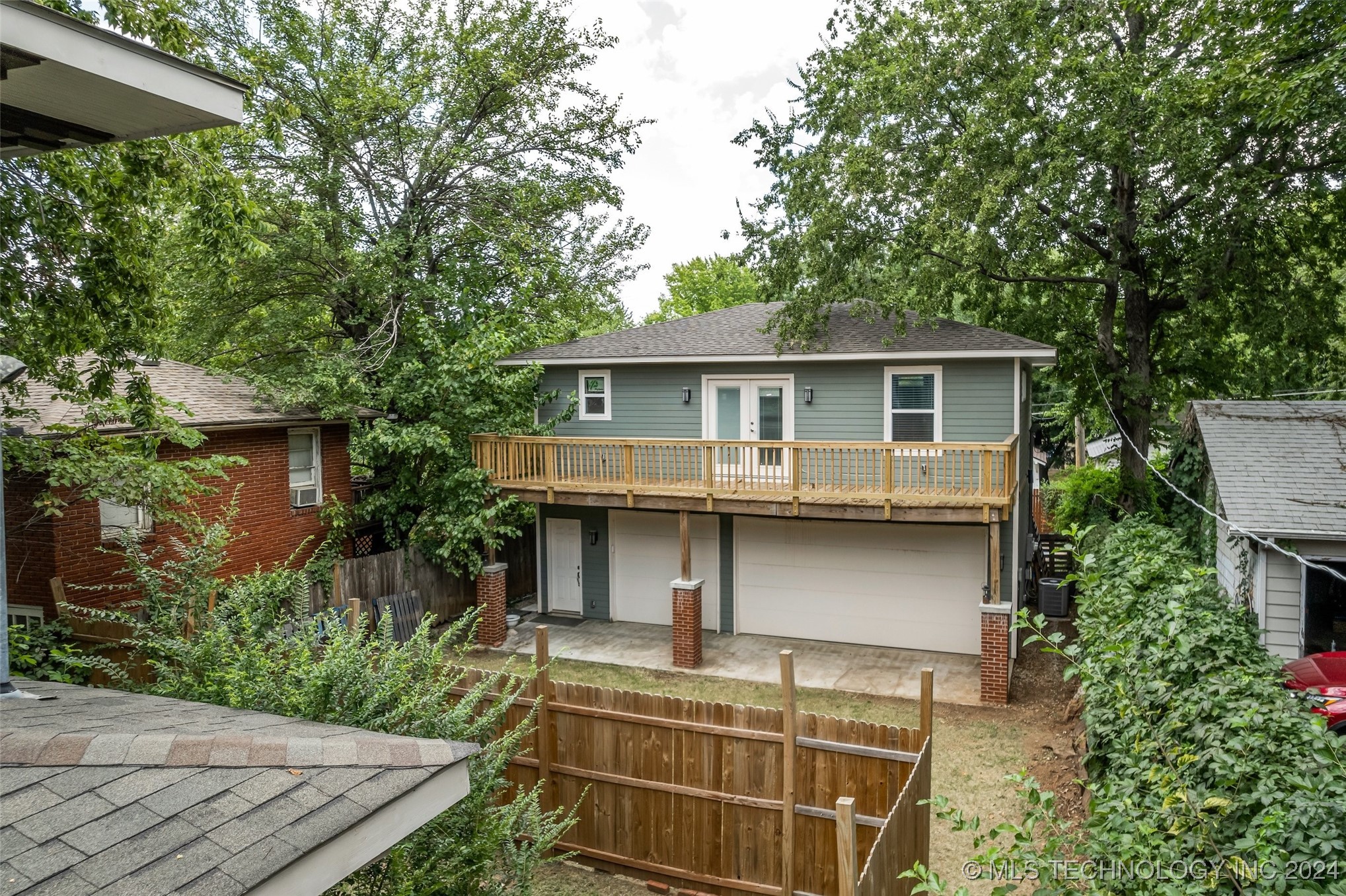 1129 N Denver Avenue
