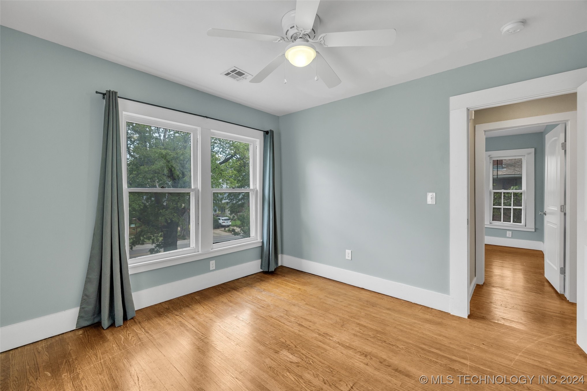 1129 N Denver Avenue