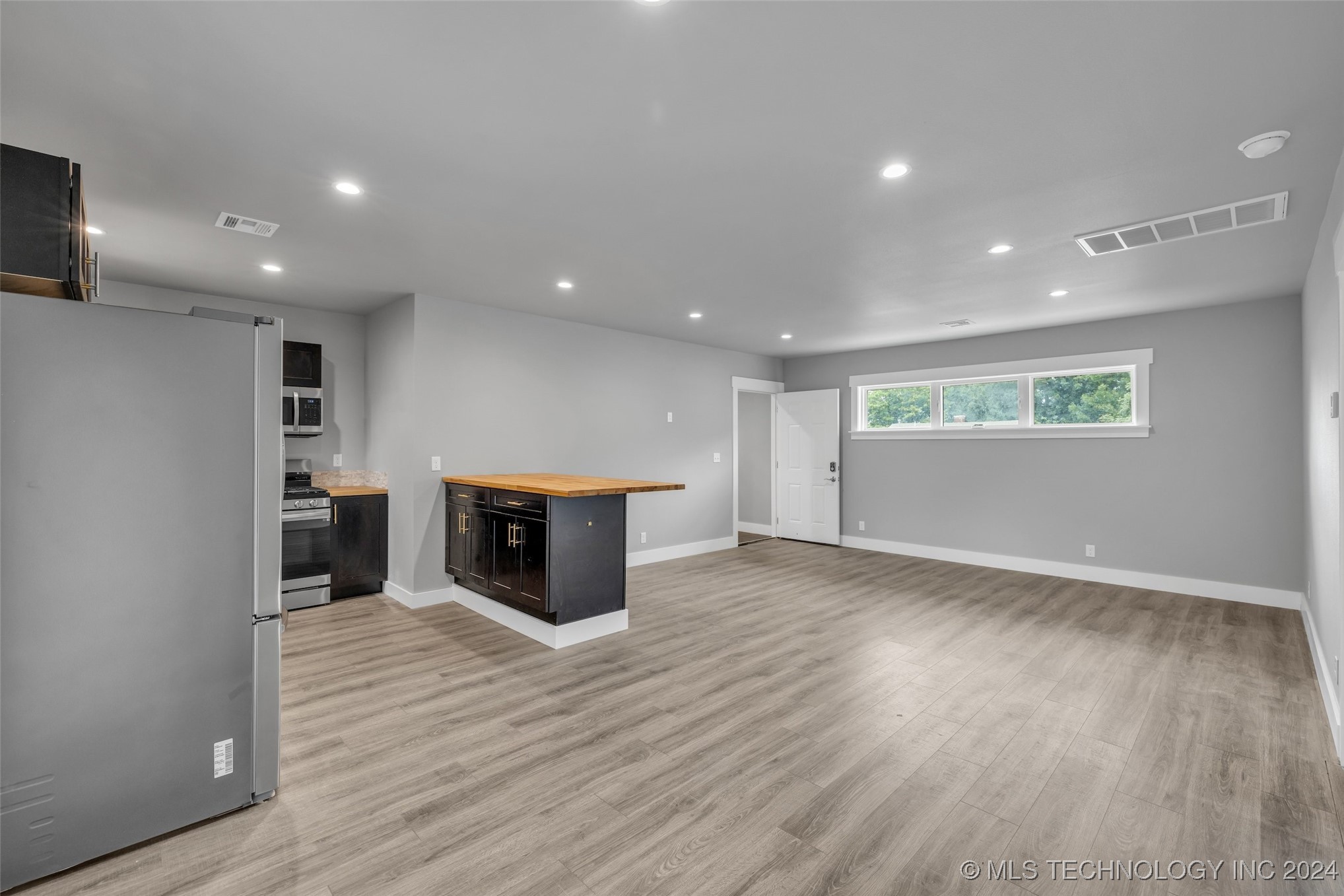 1129 N Denver Avenue