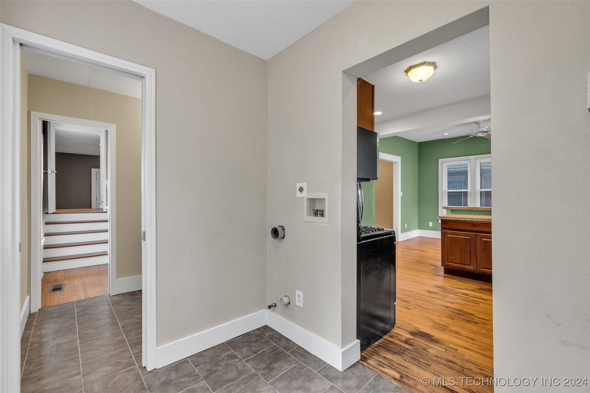 1129 N Denver Avenue