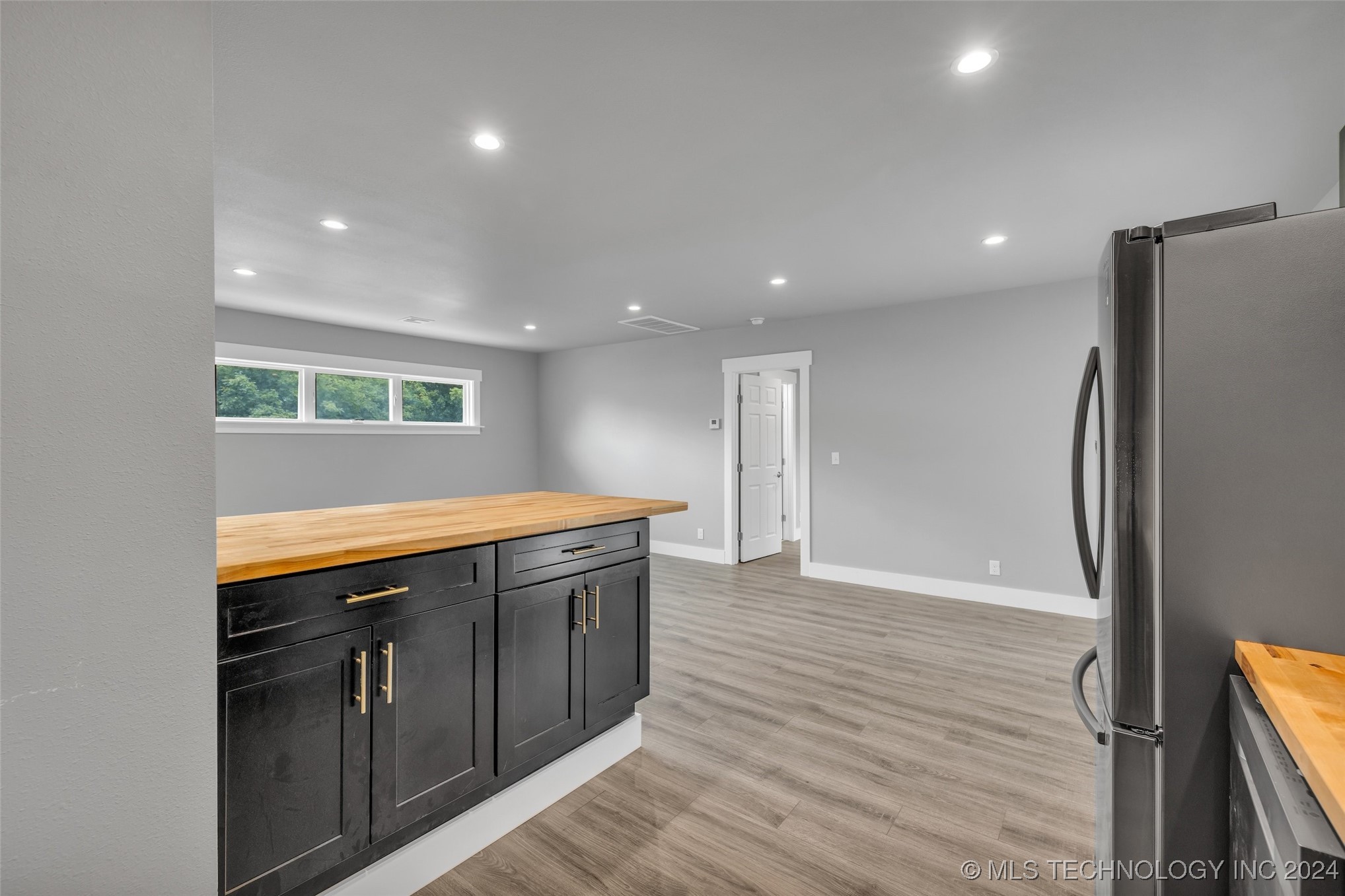 1129 N Denver Avenue