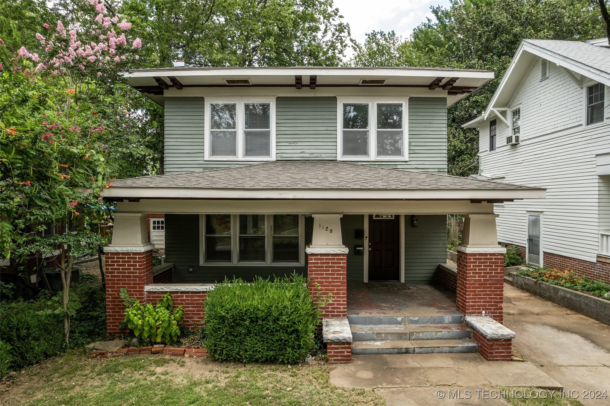 1129 N Denver Avenue