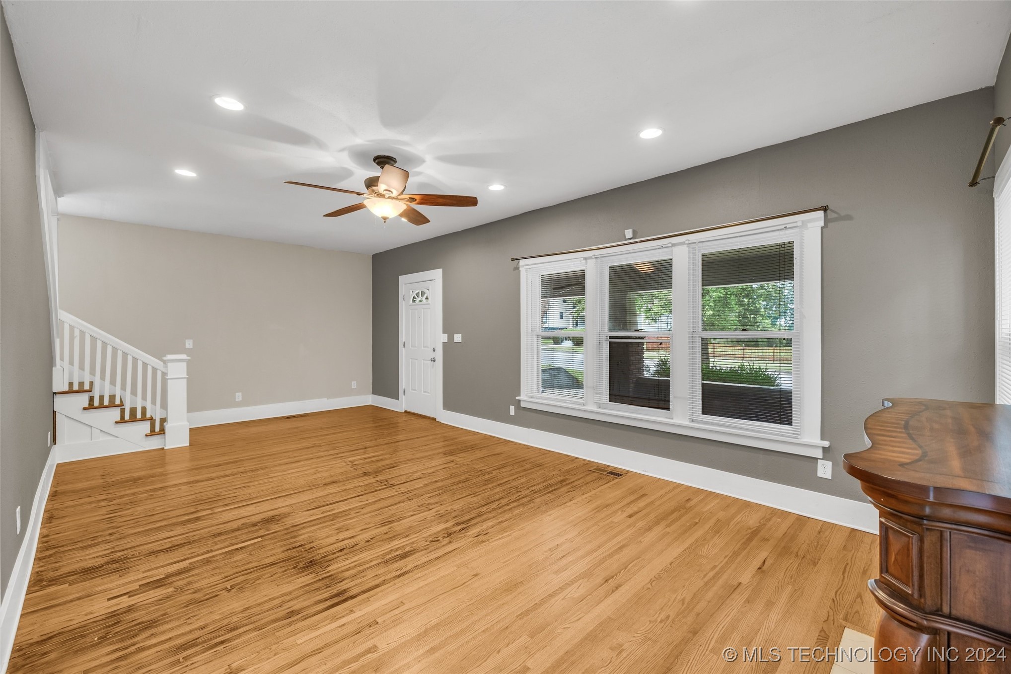 1129 N Denver Avenue