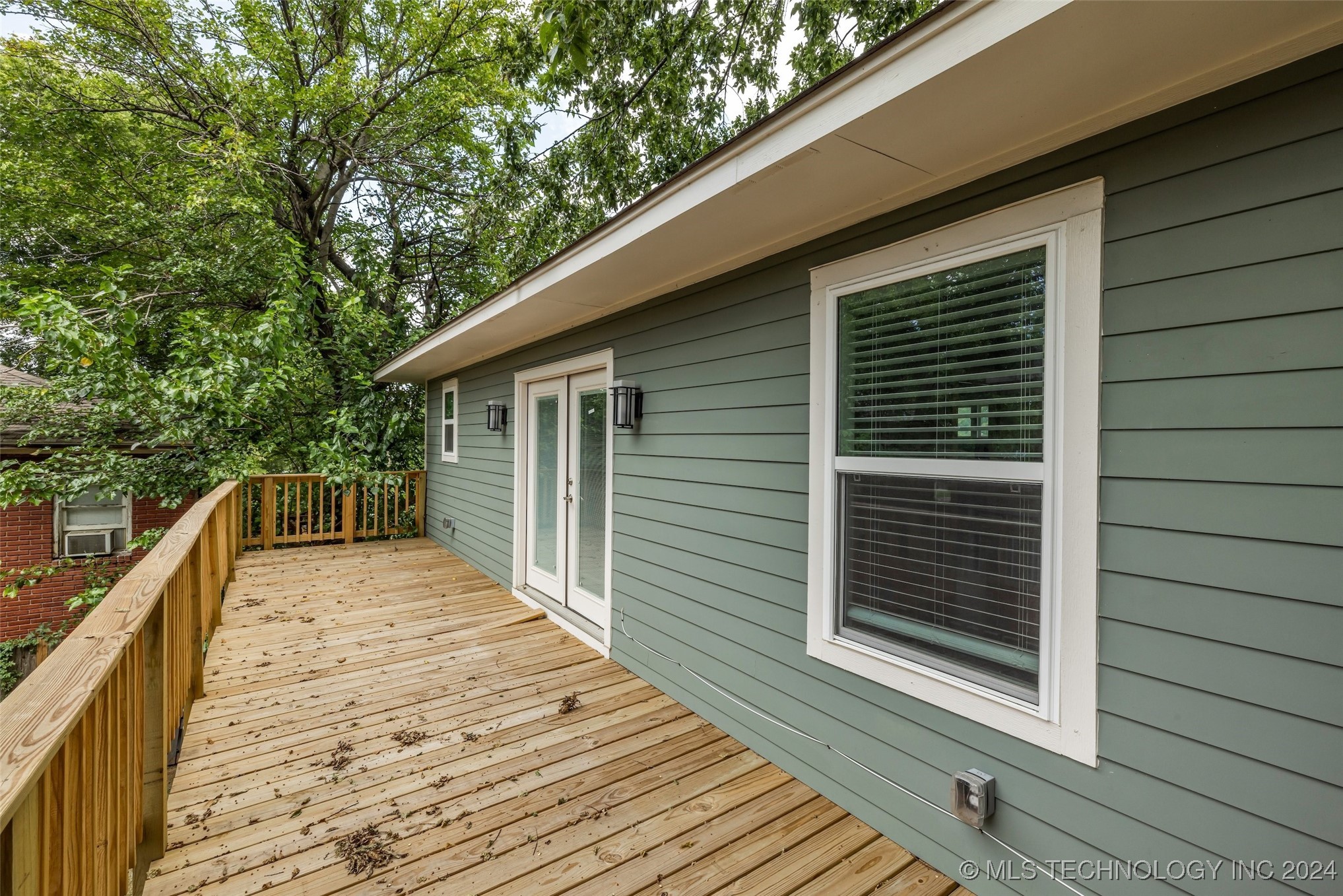 1129 N Denver Avenue