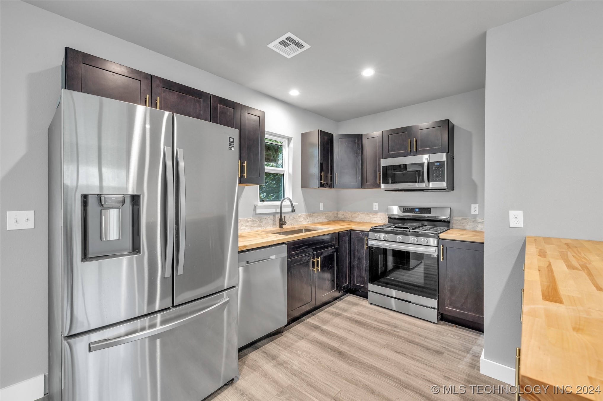 1129 N Denver Avenue