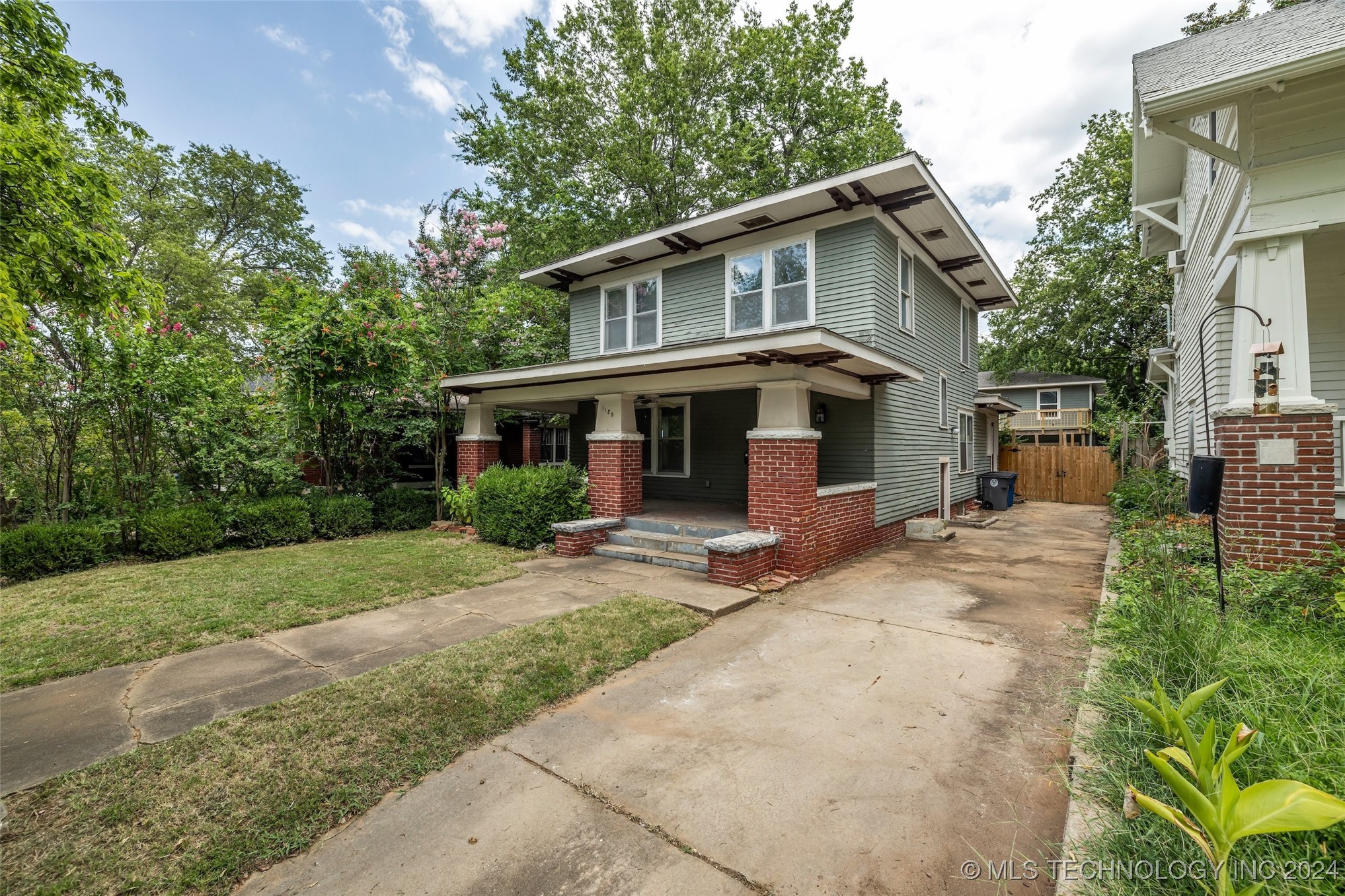 1129 N Denver Avenue