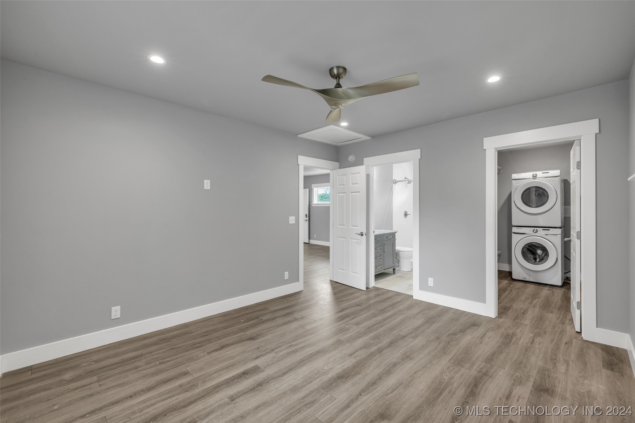 1129 N Denver Avenue