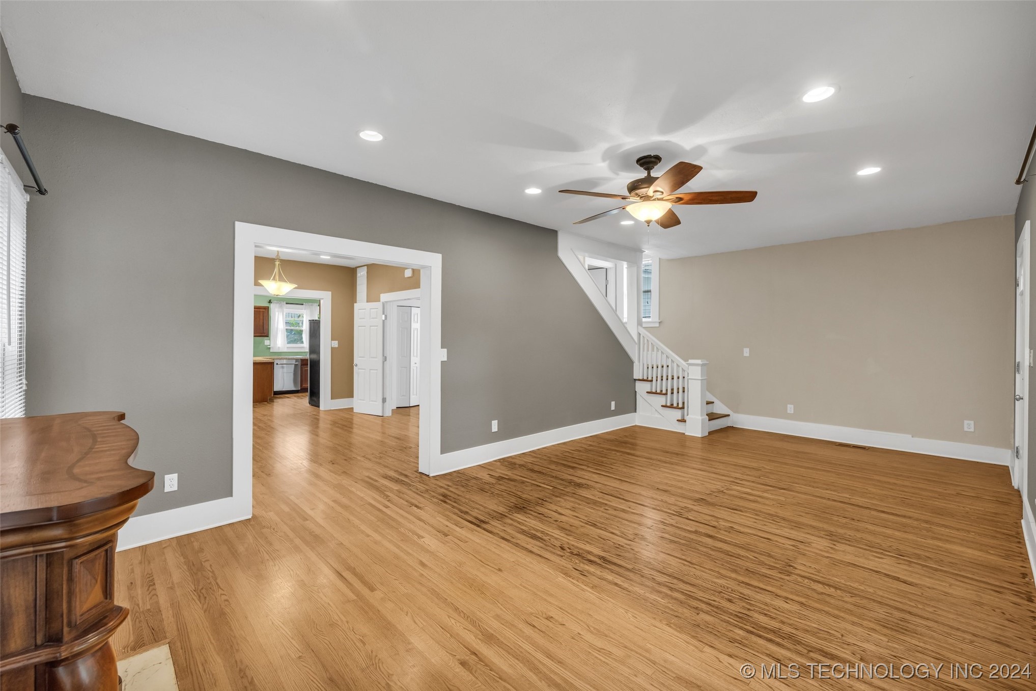 1129 N Denver Avenue