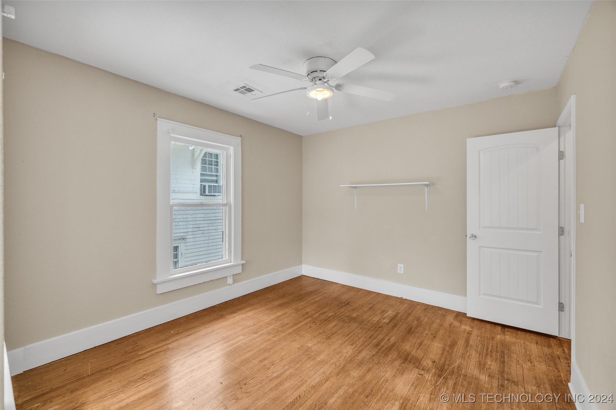 1129 N Denver Avenue