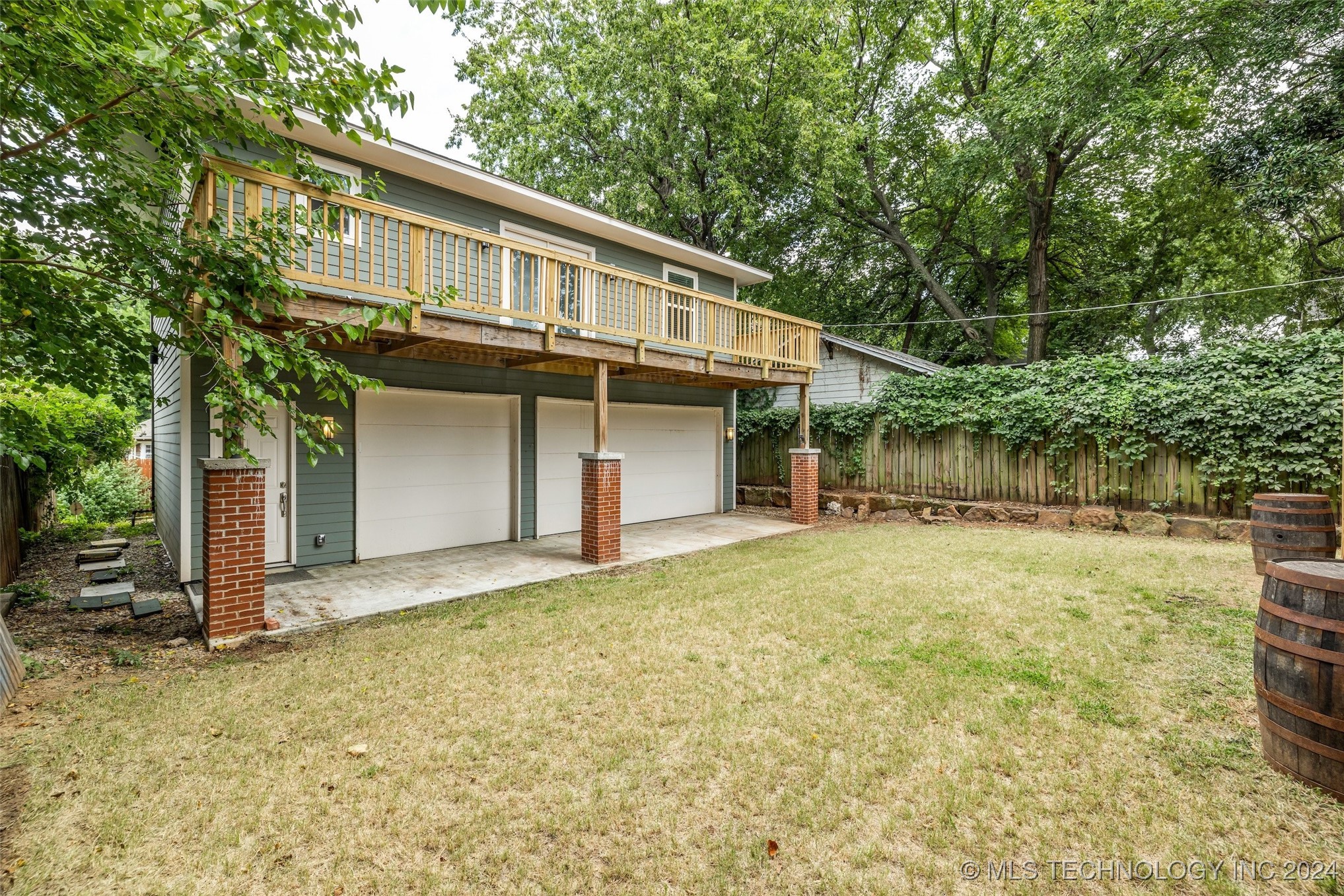 1129 N Denver Avenue