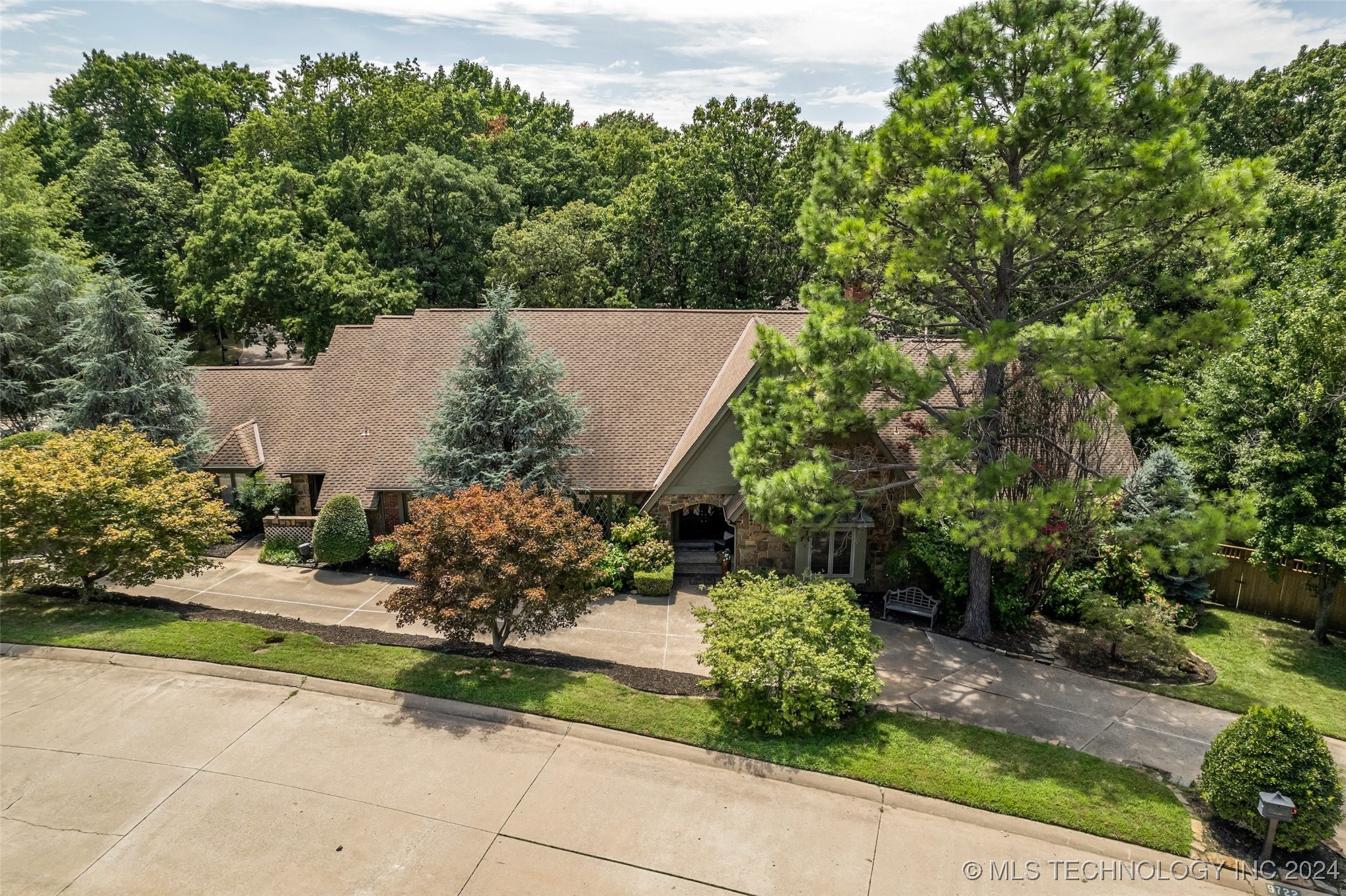 9722 S Quebec Avenue