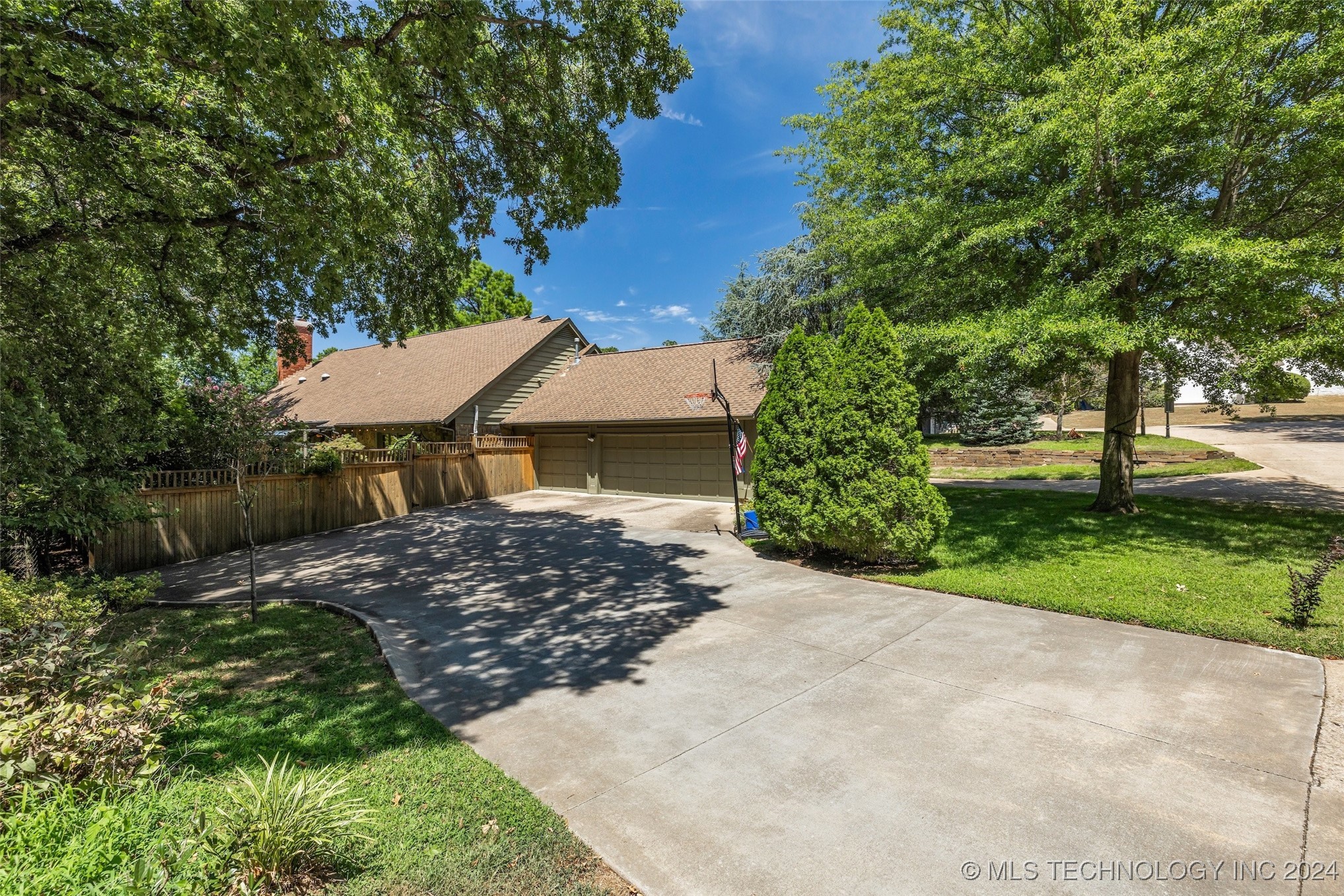 9722 S Quebec Avenue