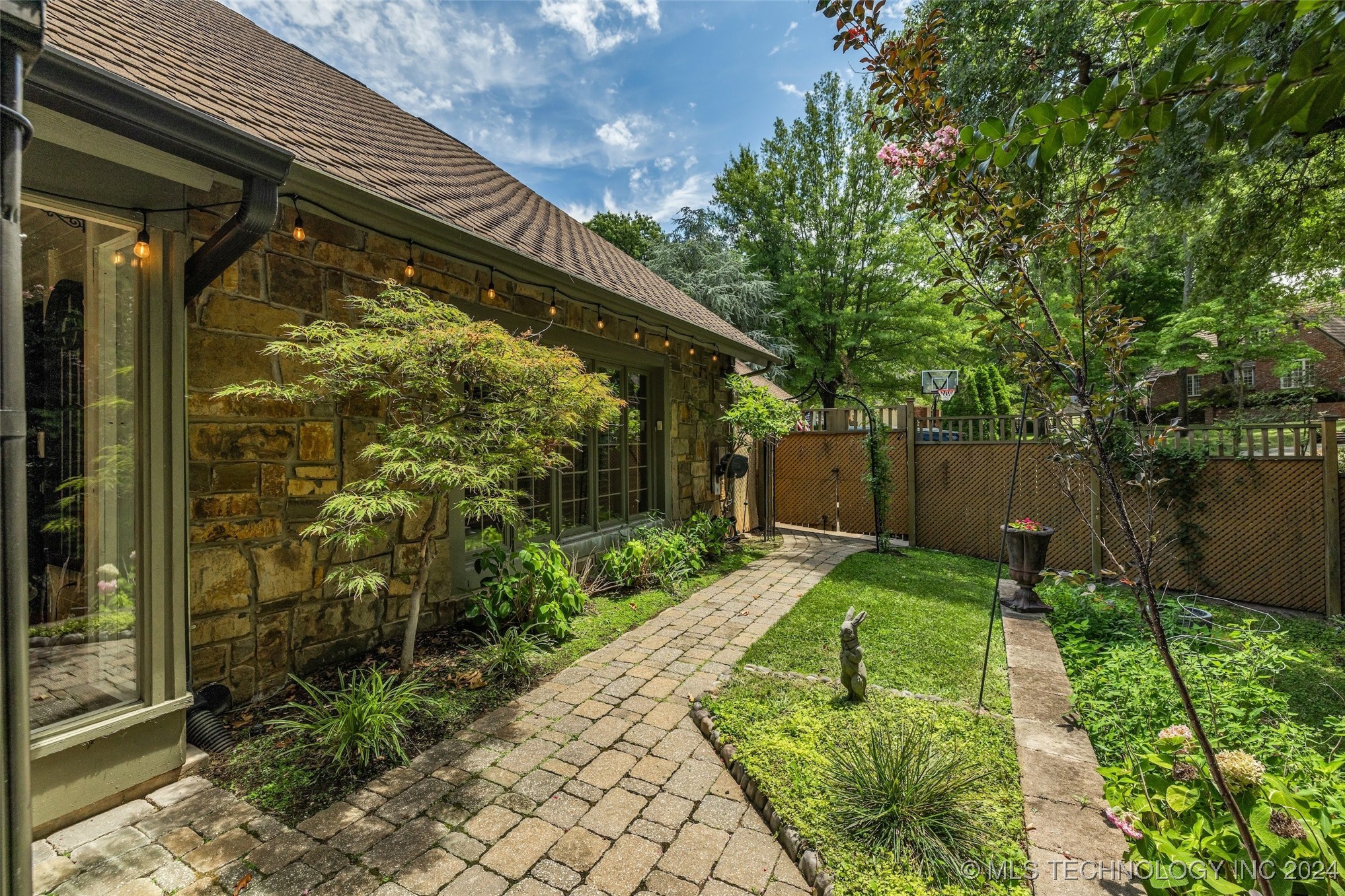 9722 S Quebec Avenue