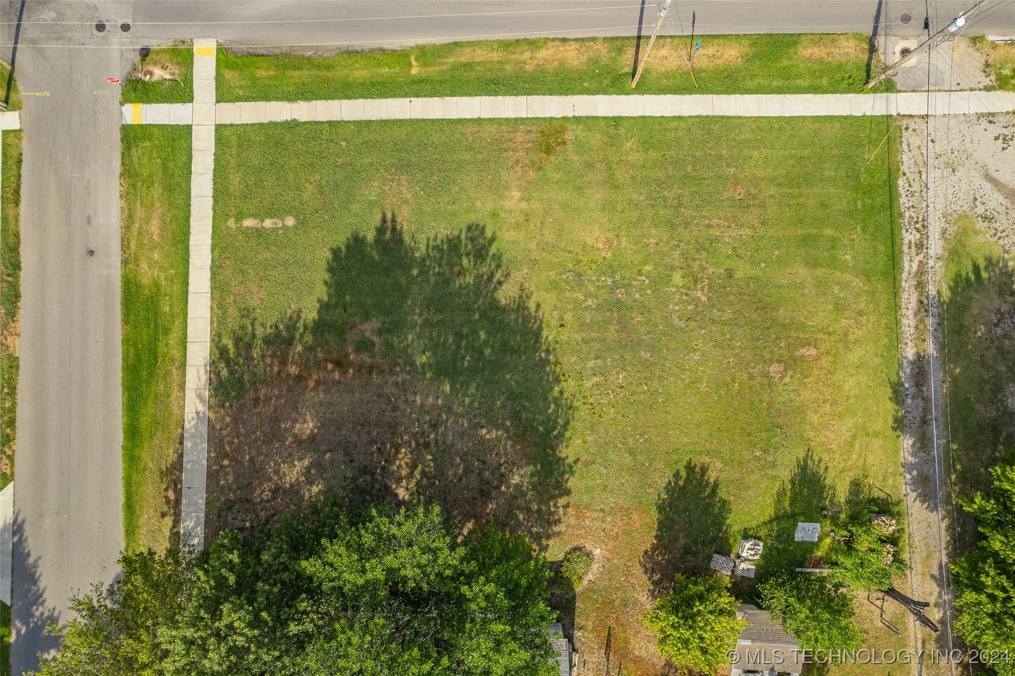 202 E Fort Worth Street