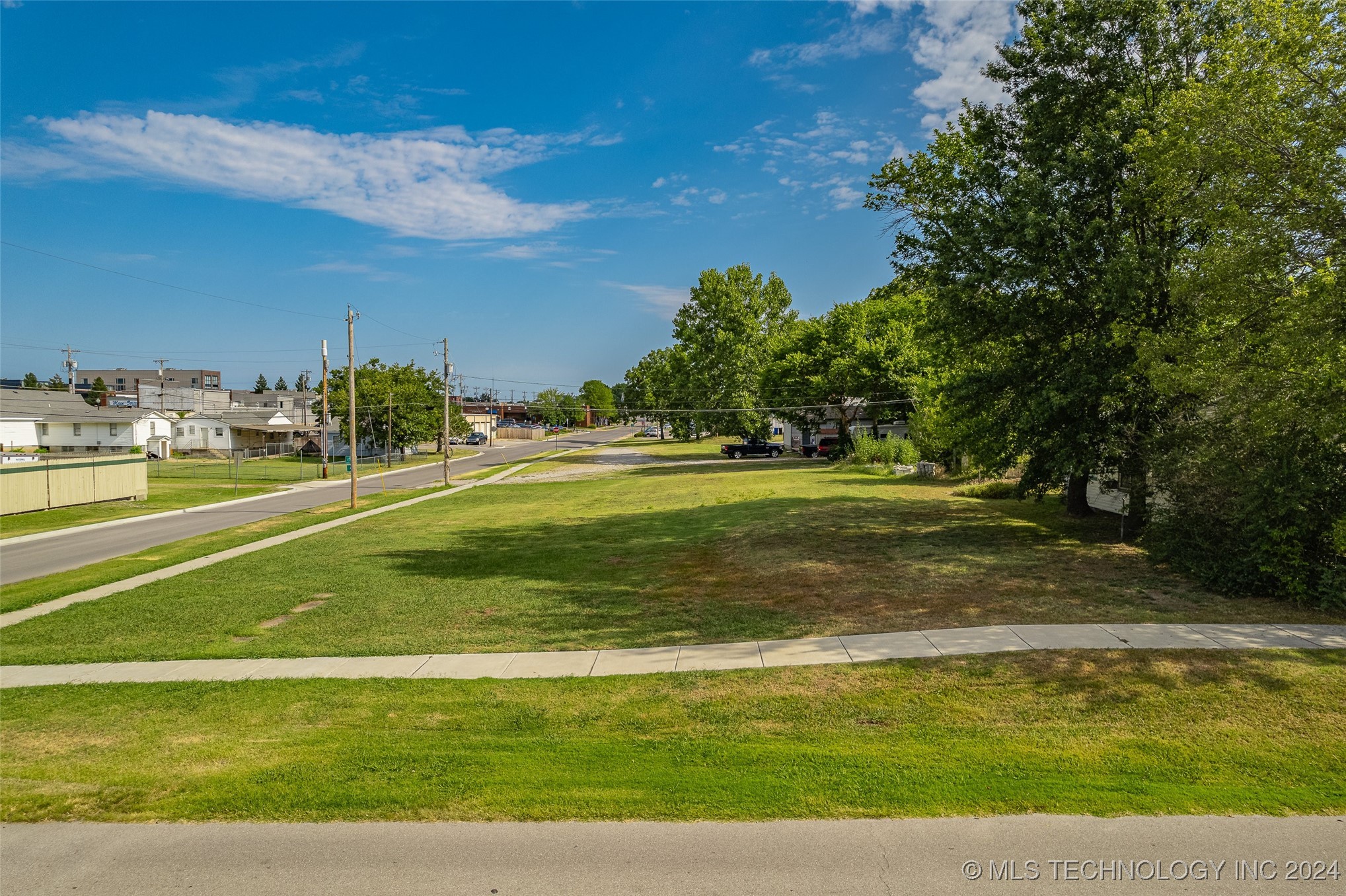 202 E Fort Worth Street