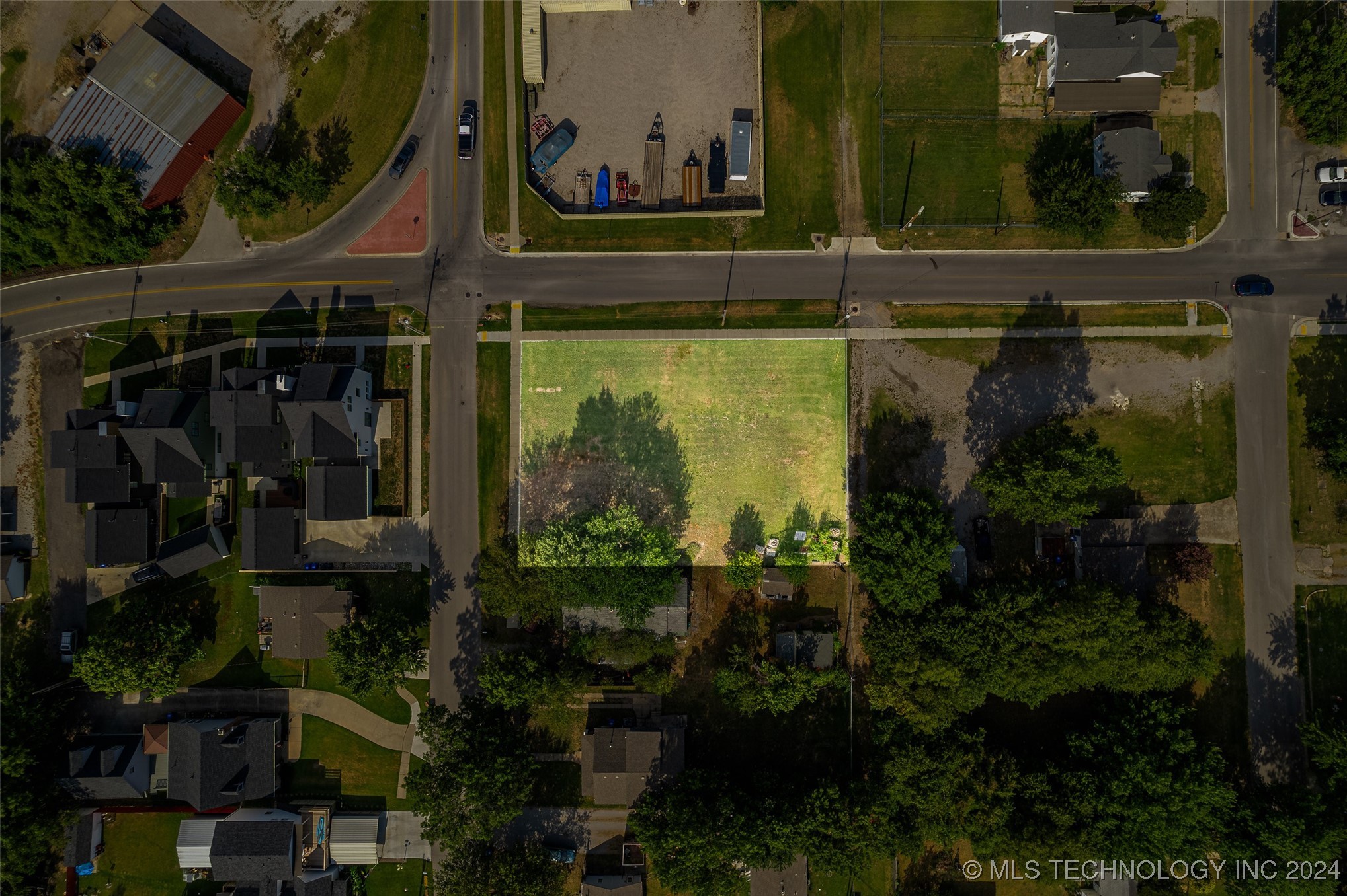 202 E Fort Worth Street