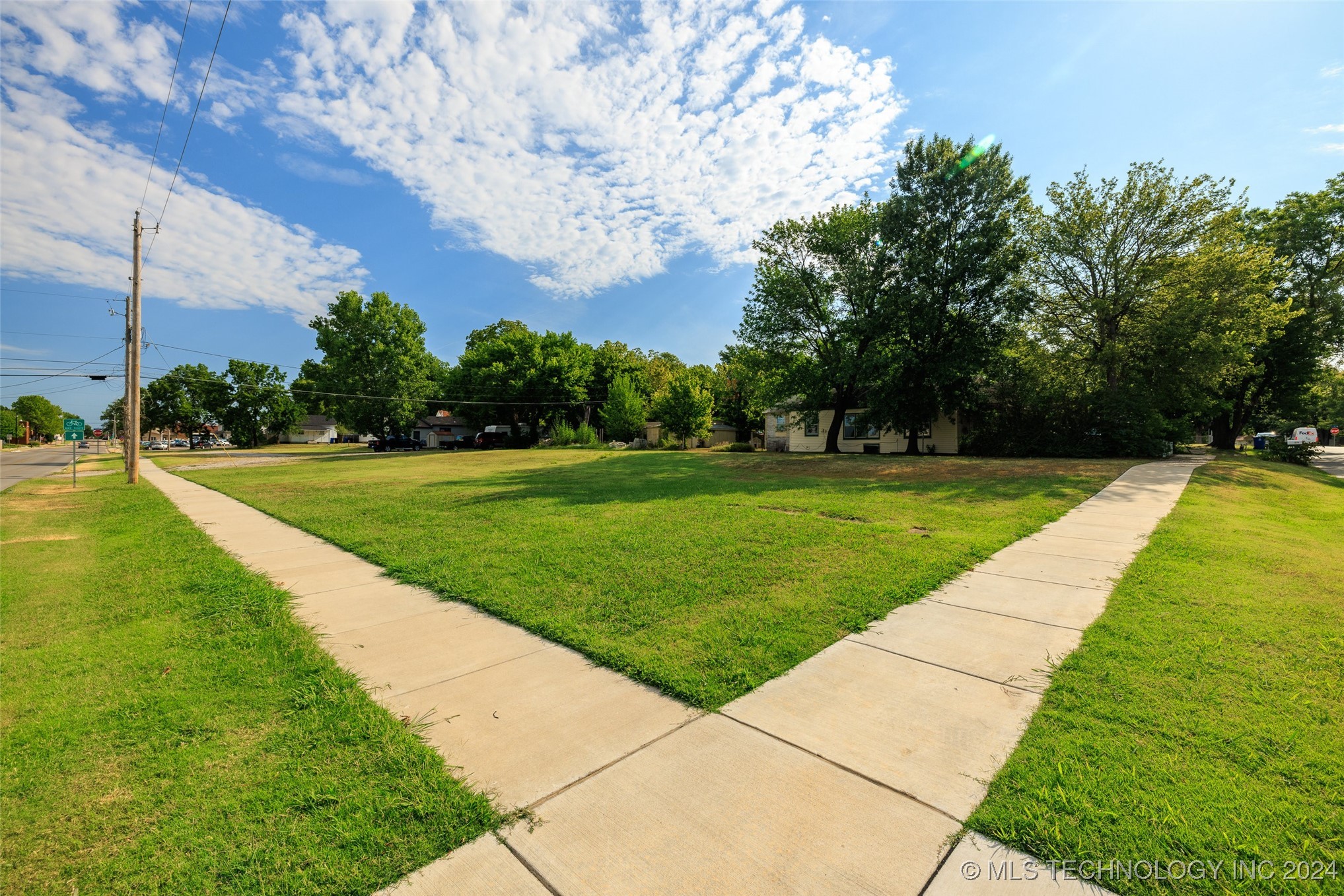 202 E Fort Worth Street