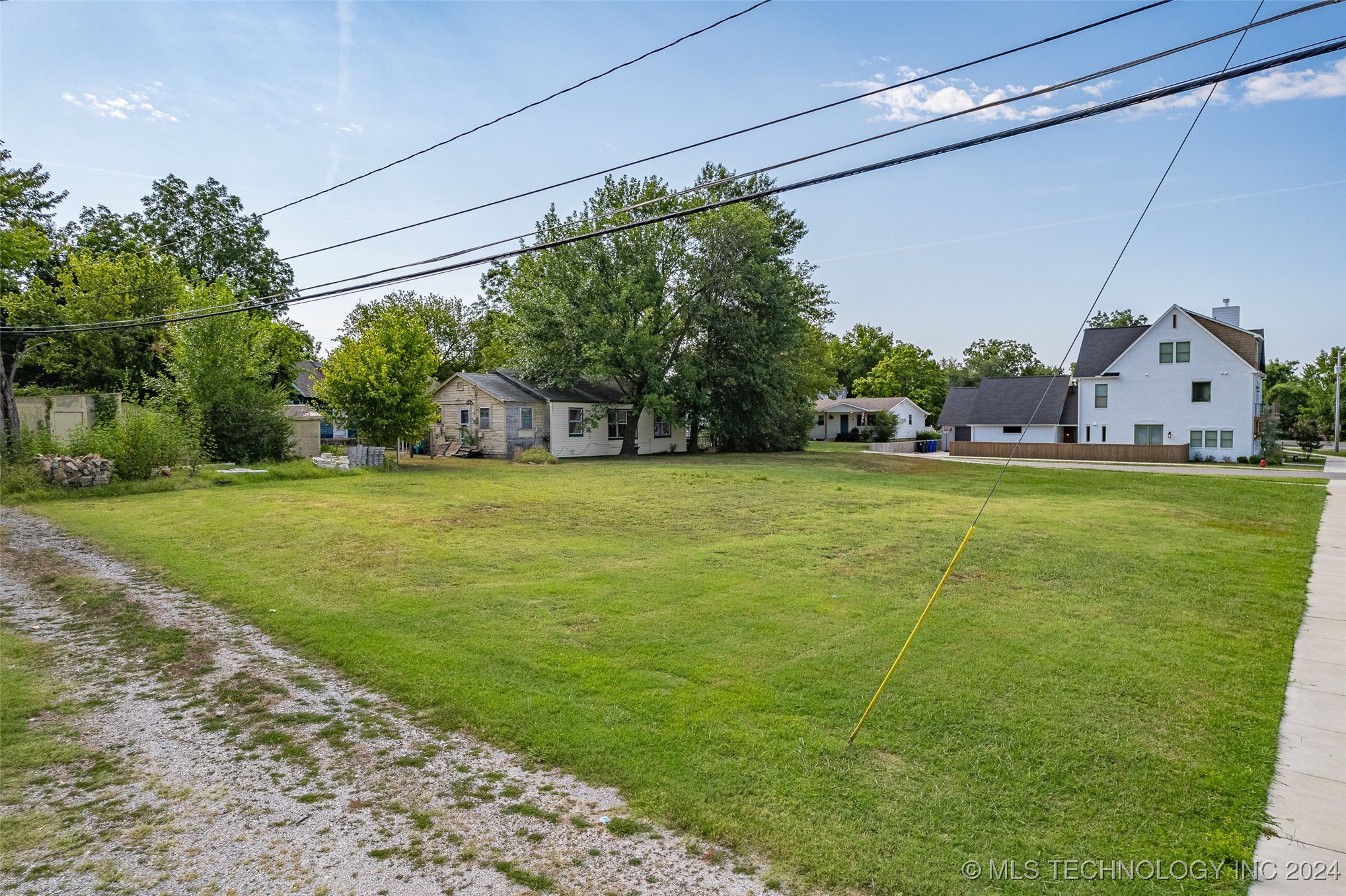 202 E Fort Worth Street