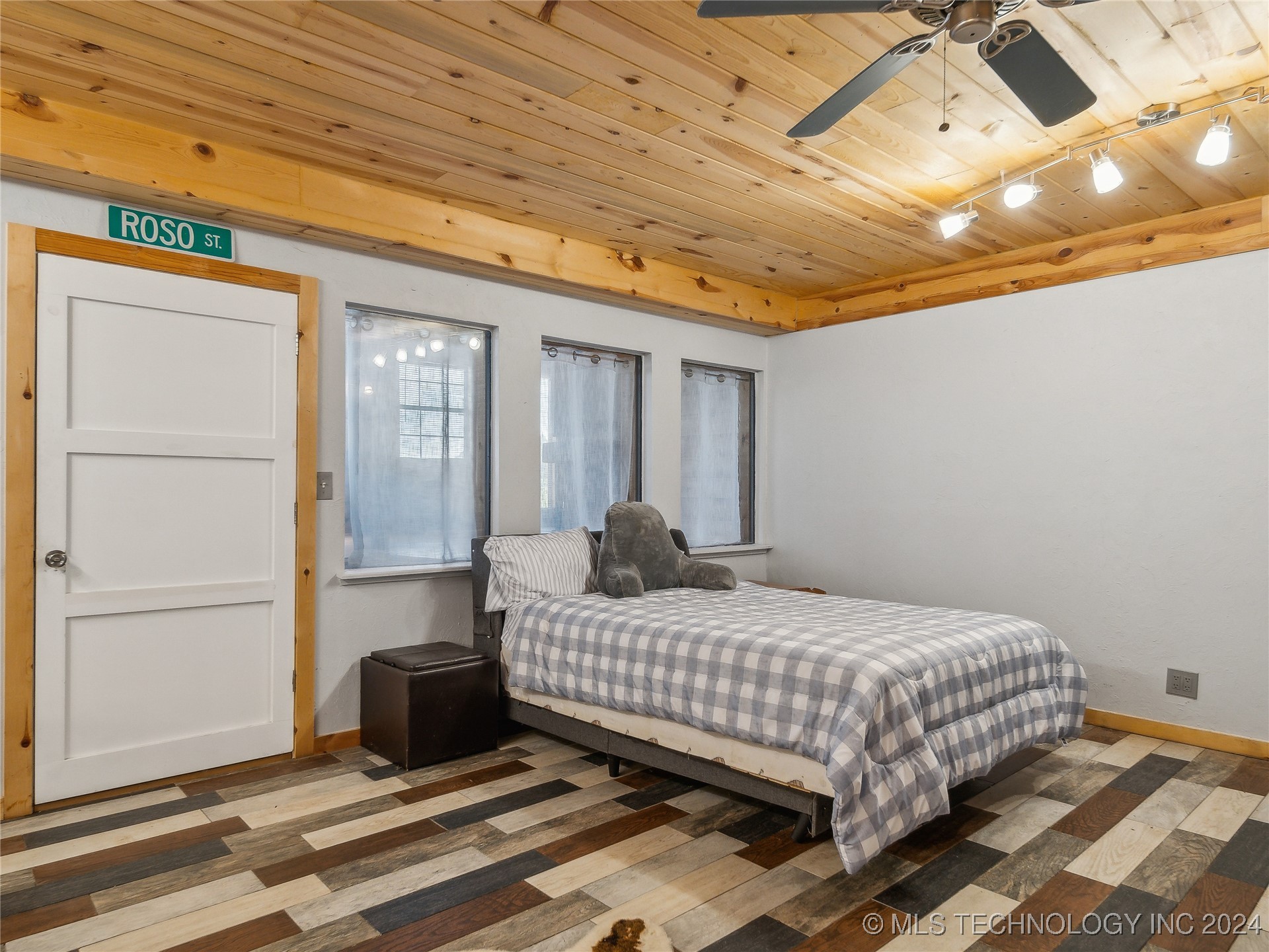 24 Cedar Lane