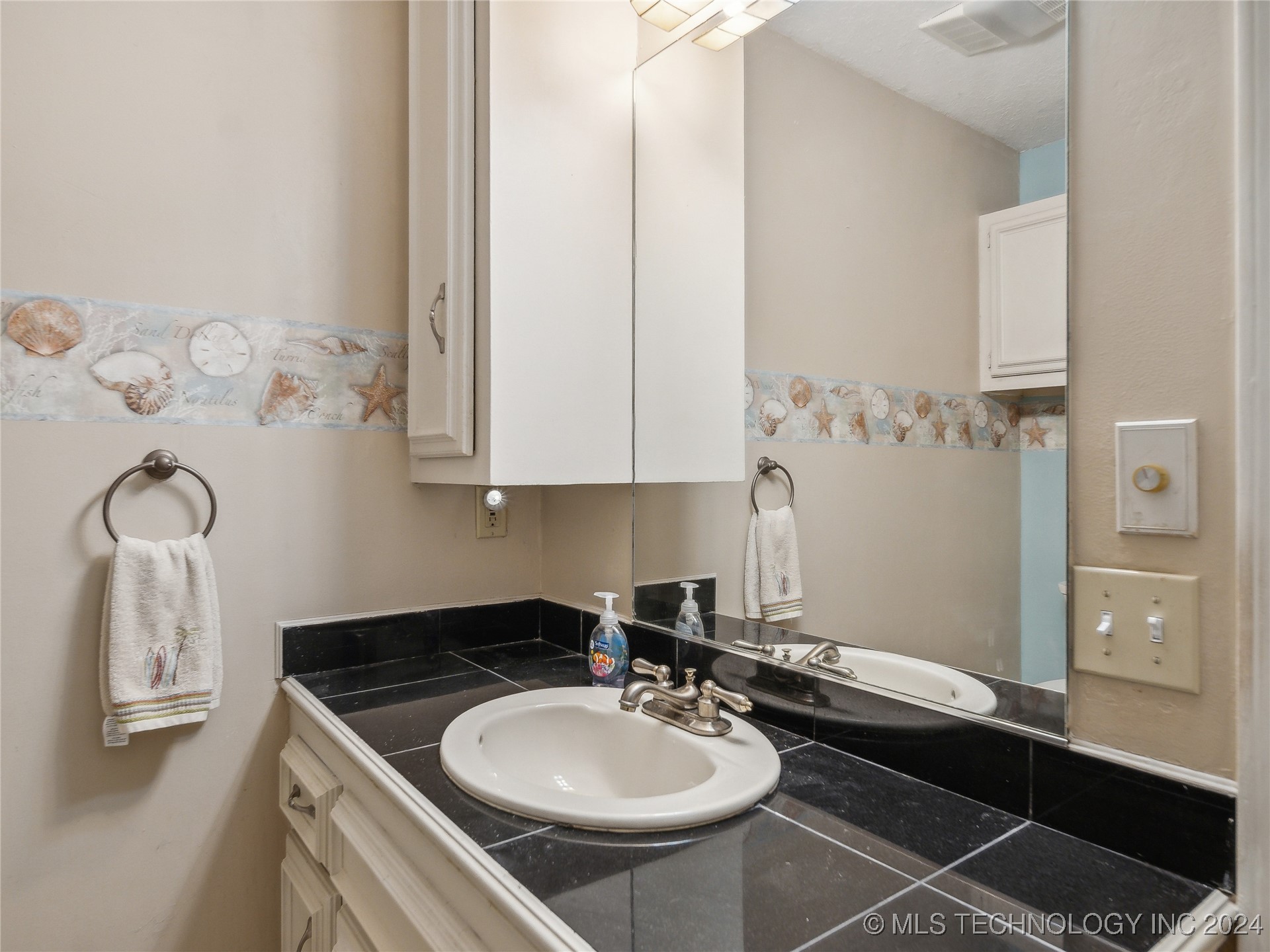 24 Cedar Lane