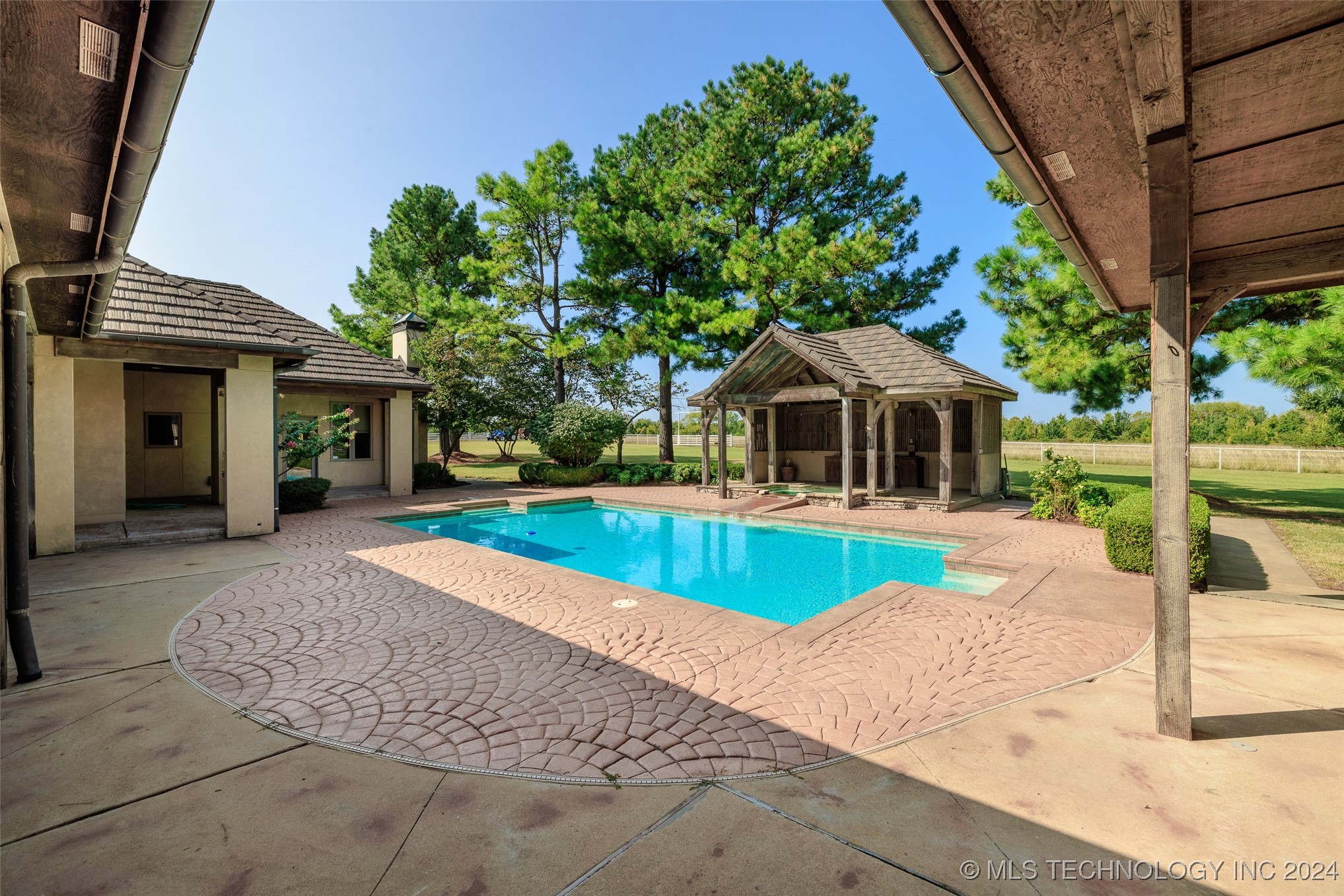 13136 S Yorktown Avenue