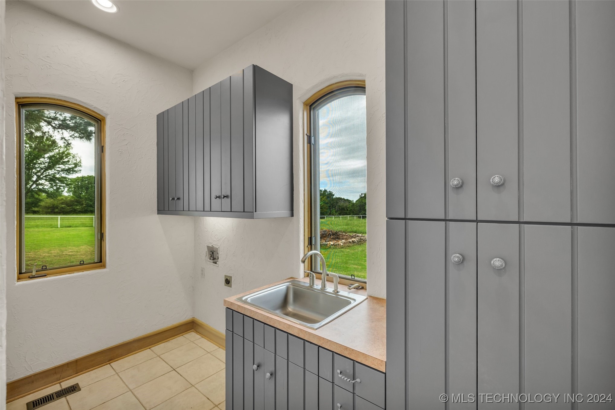 13136 S Yorktown Avenue