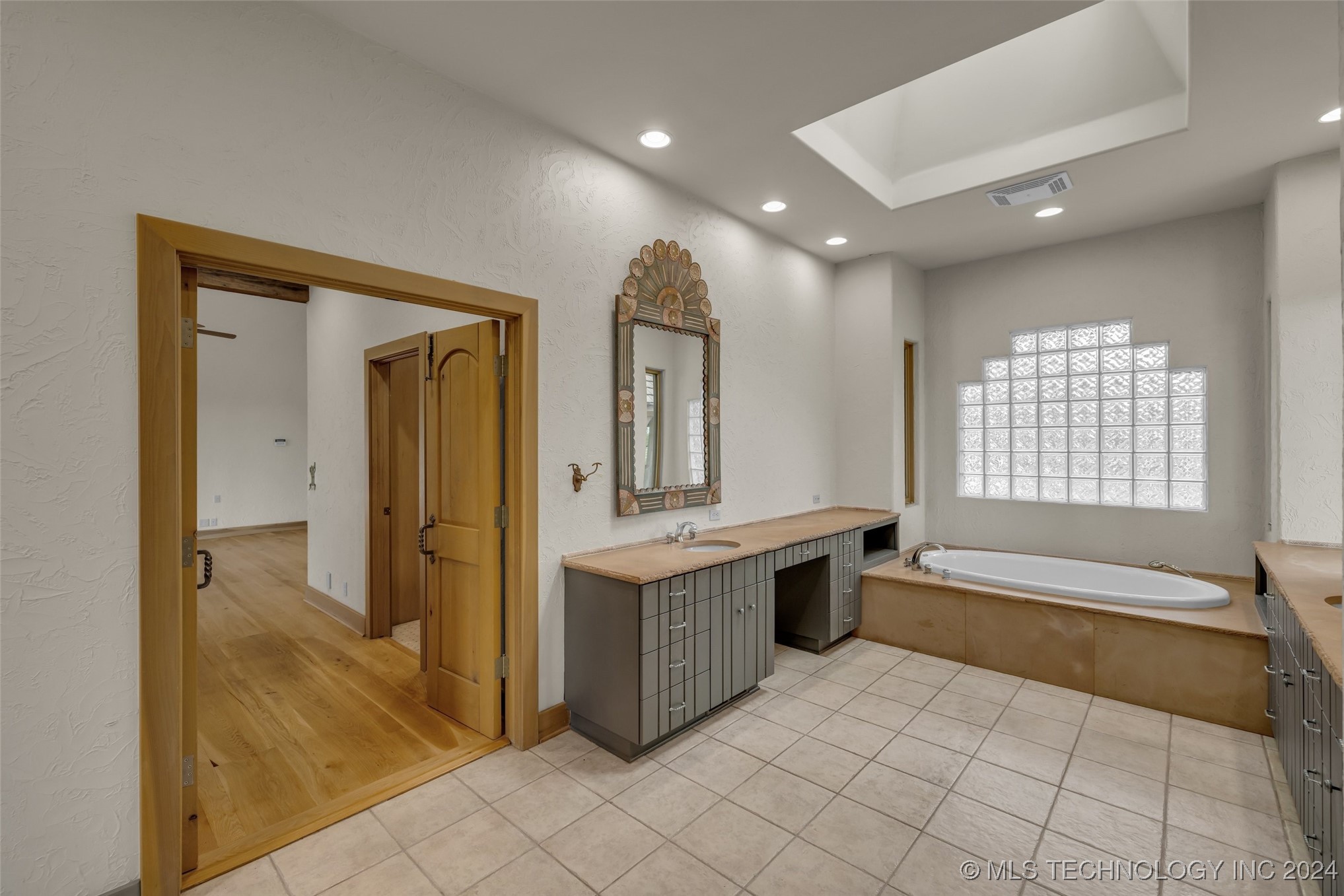 13136 S Yorktown Avenue