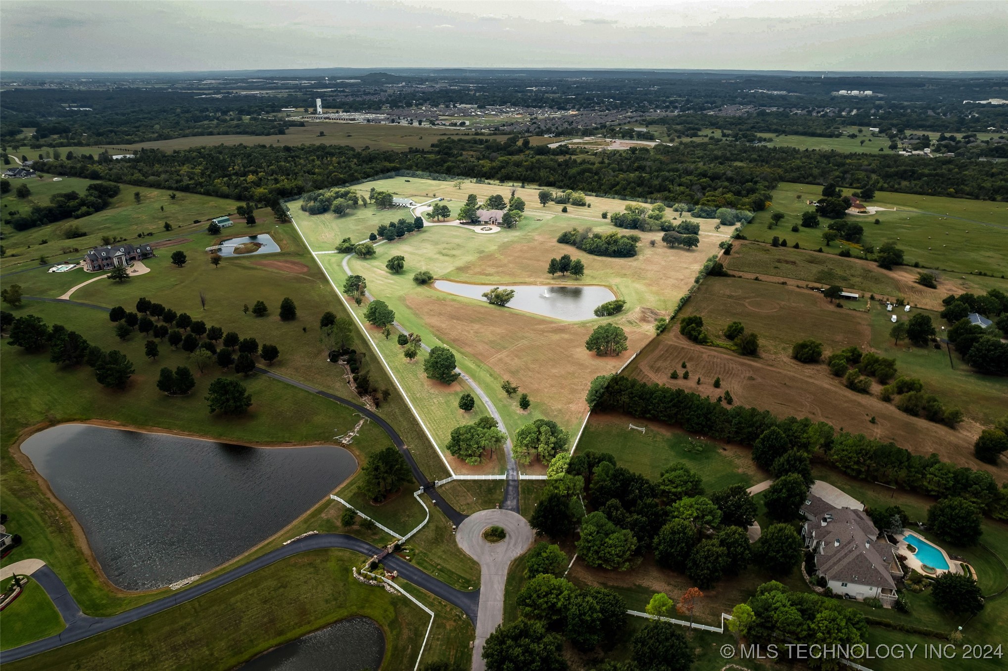 13136 S Yorktown Avenue