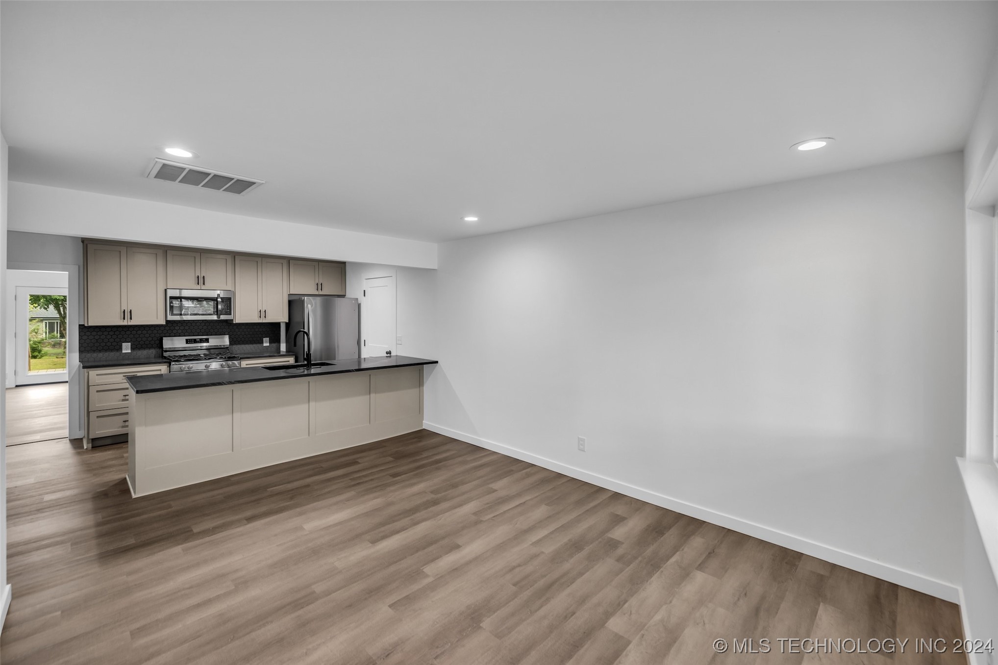 610 S 4th Street