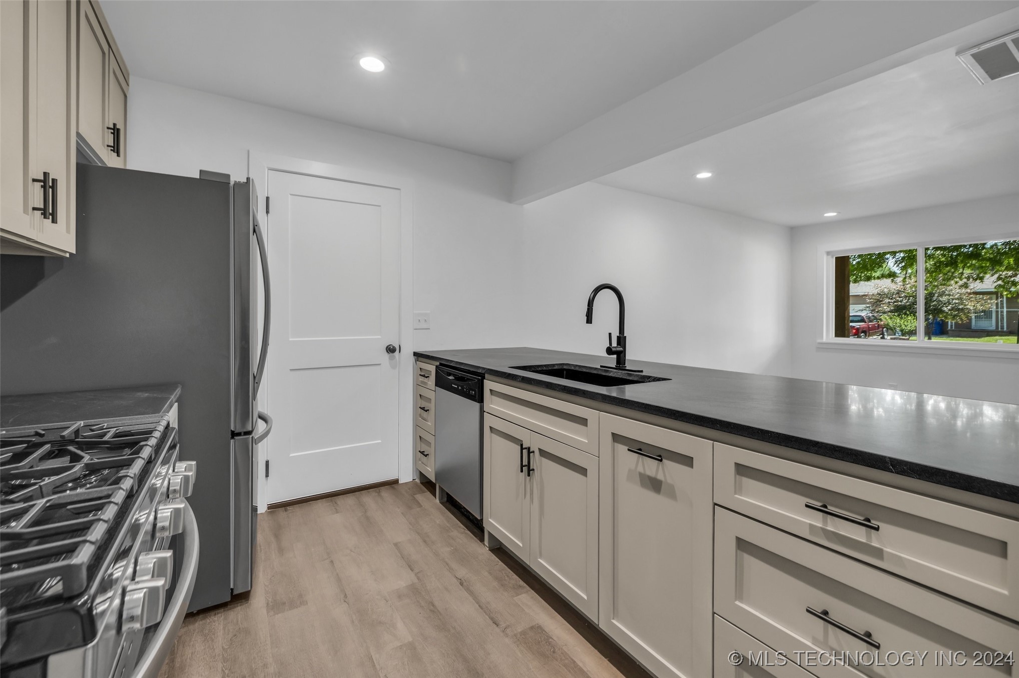 610 S 4th Street
