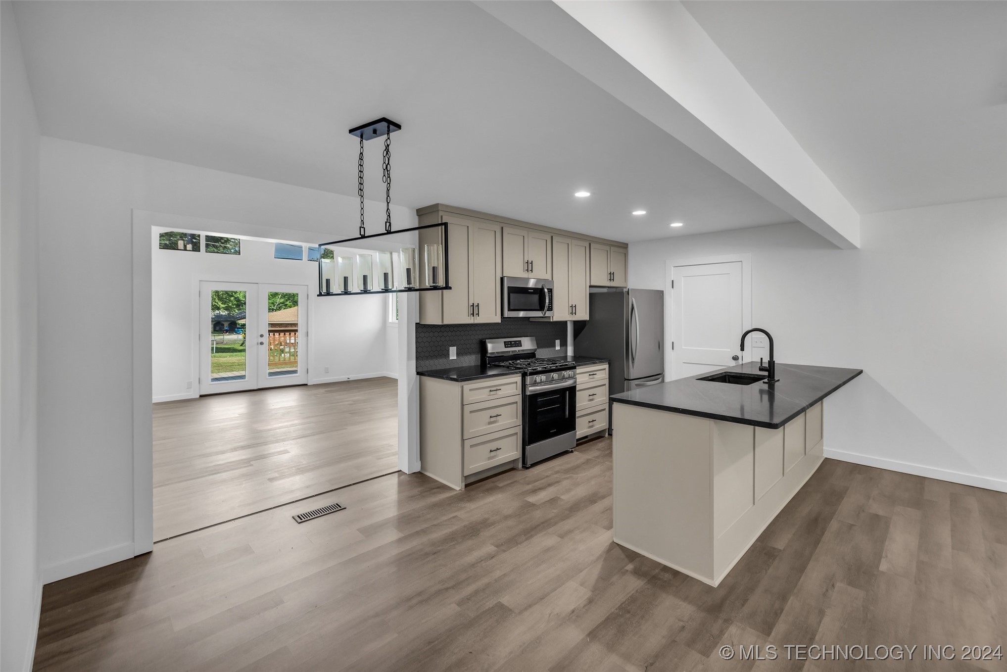 610 S 4th Street