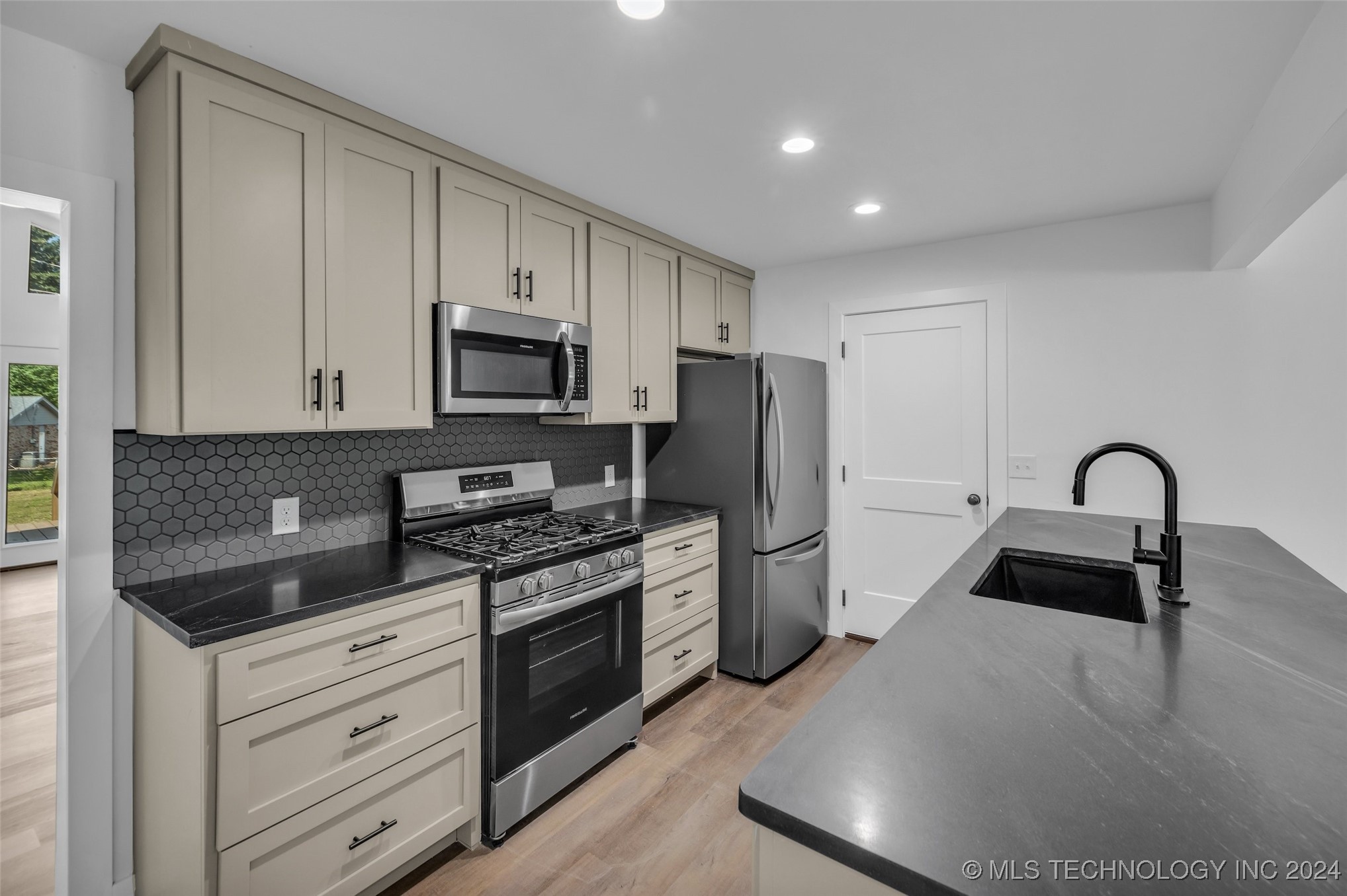 610 S 4th Street
