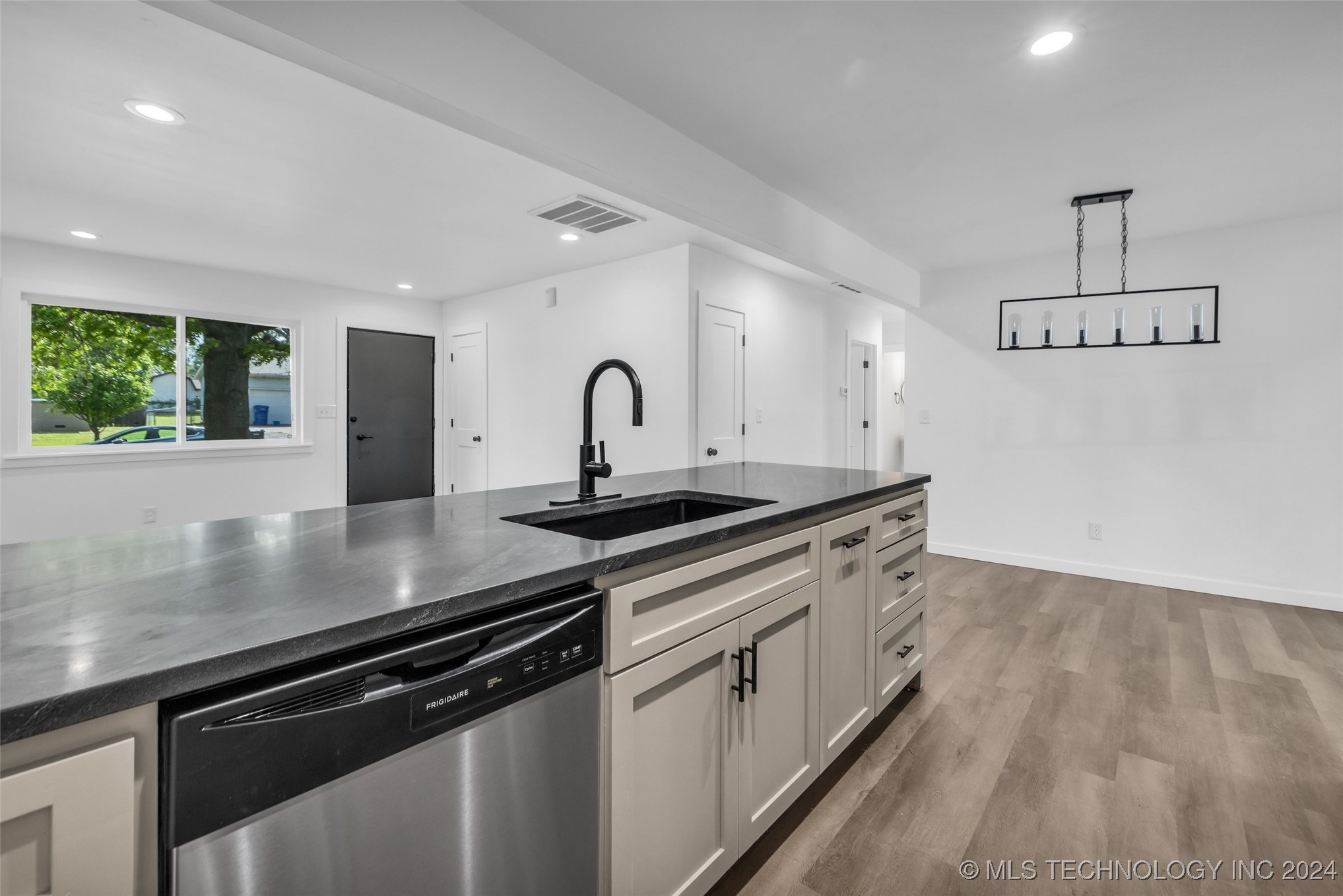 610 S 4th Street