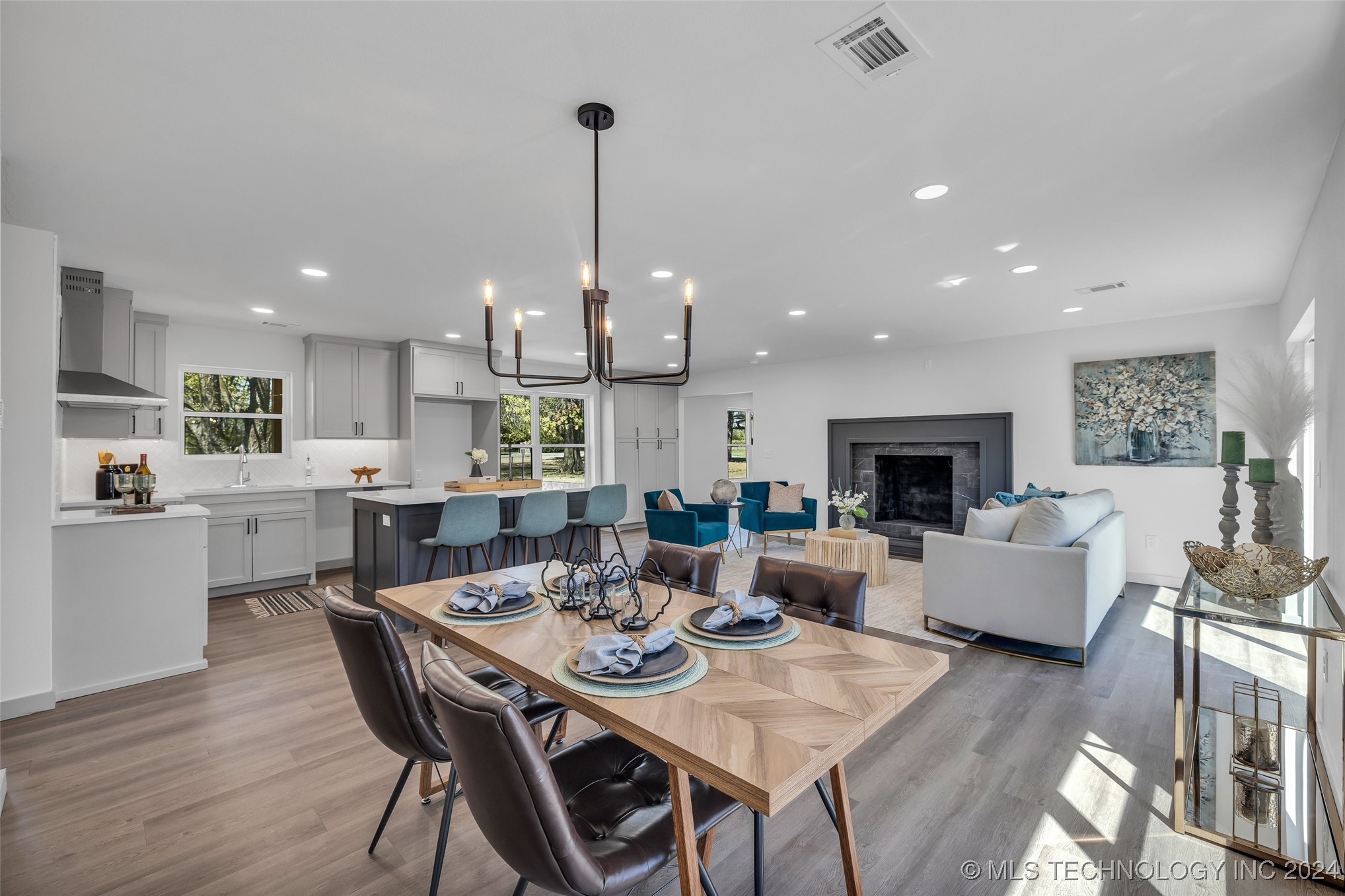 9737 N Memorial Drive