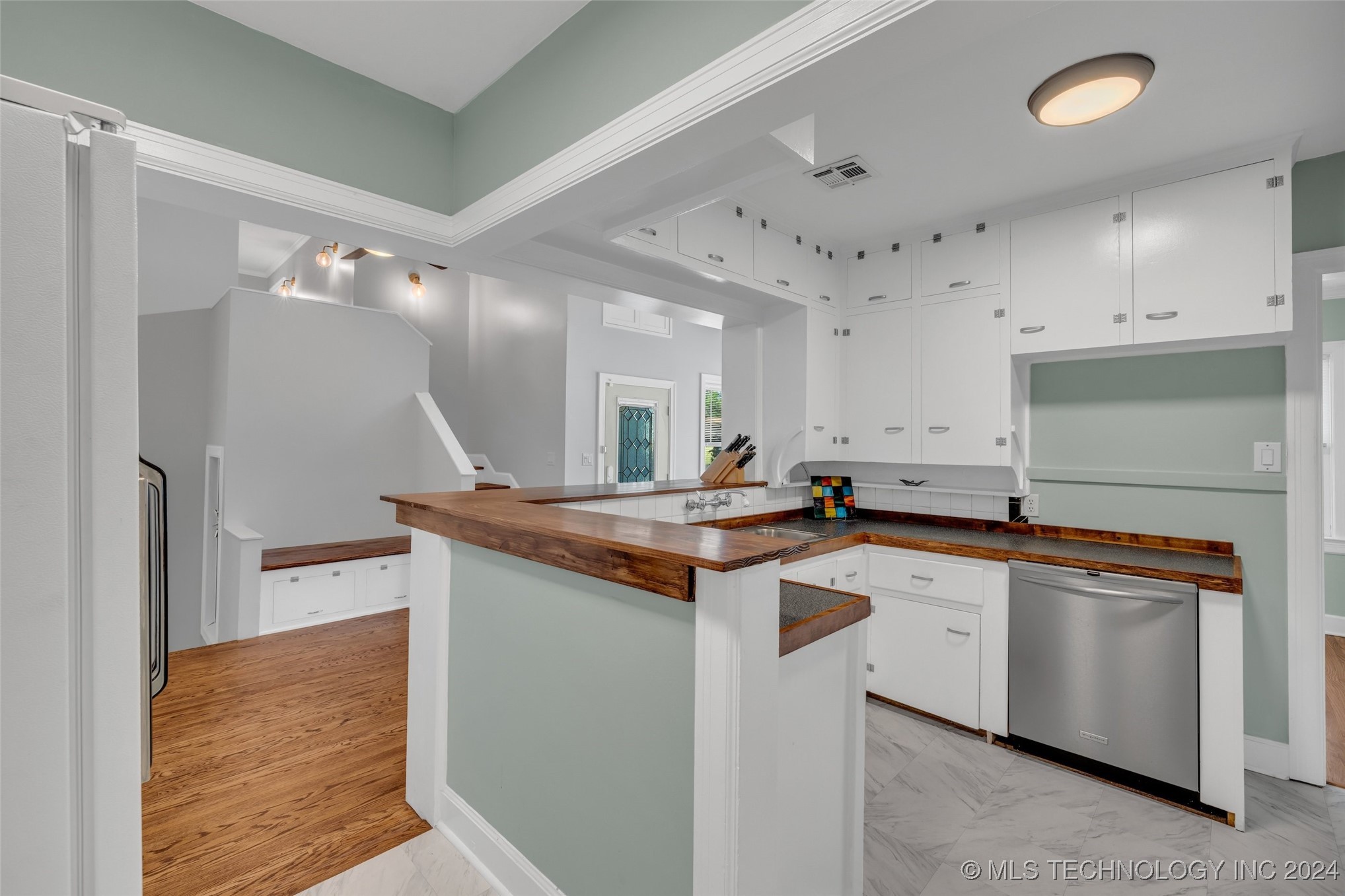 1302 S Gary Place